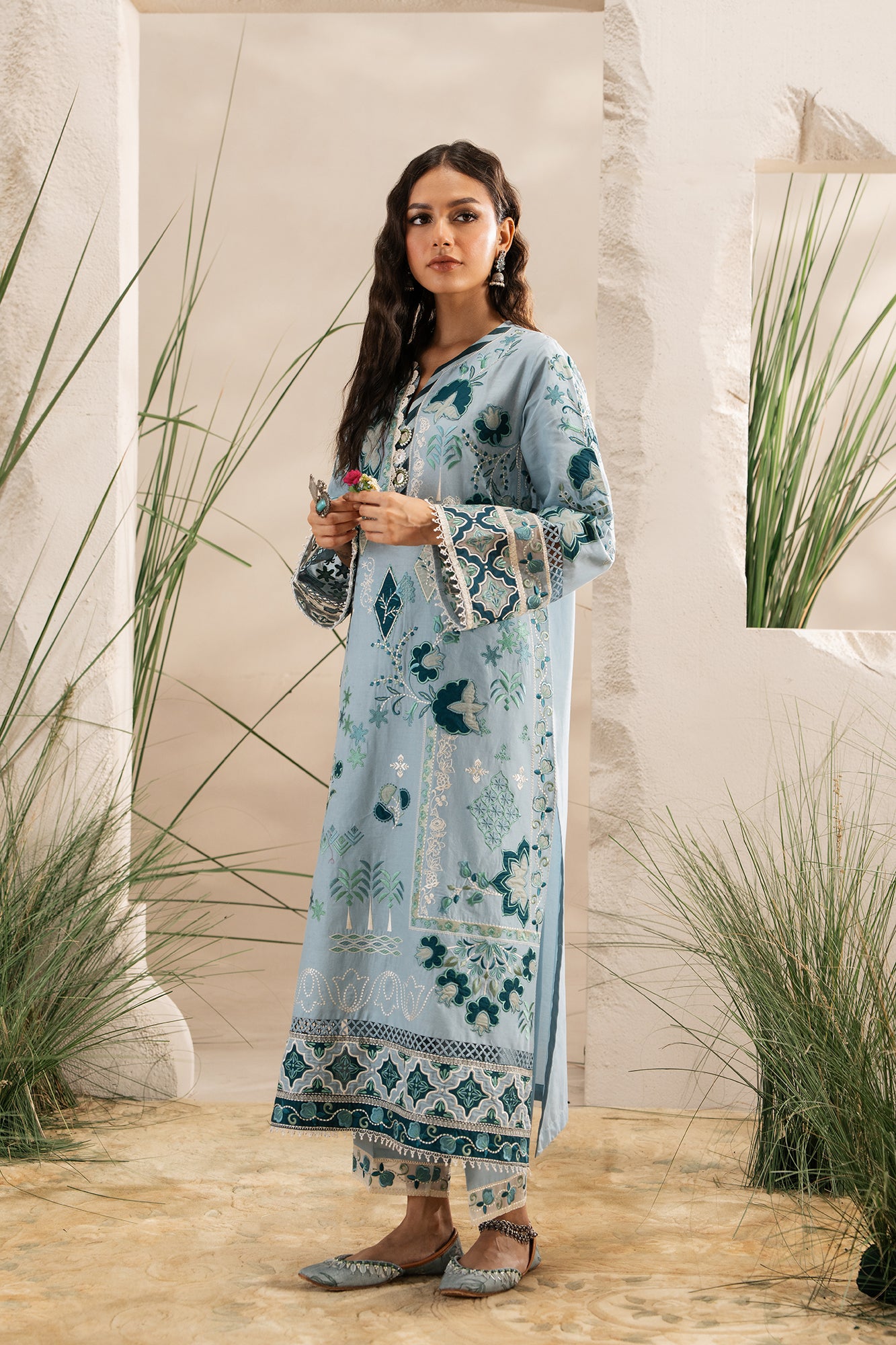EMBROIDERED SUIT (E3329/103/636)