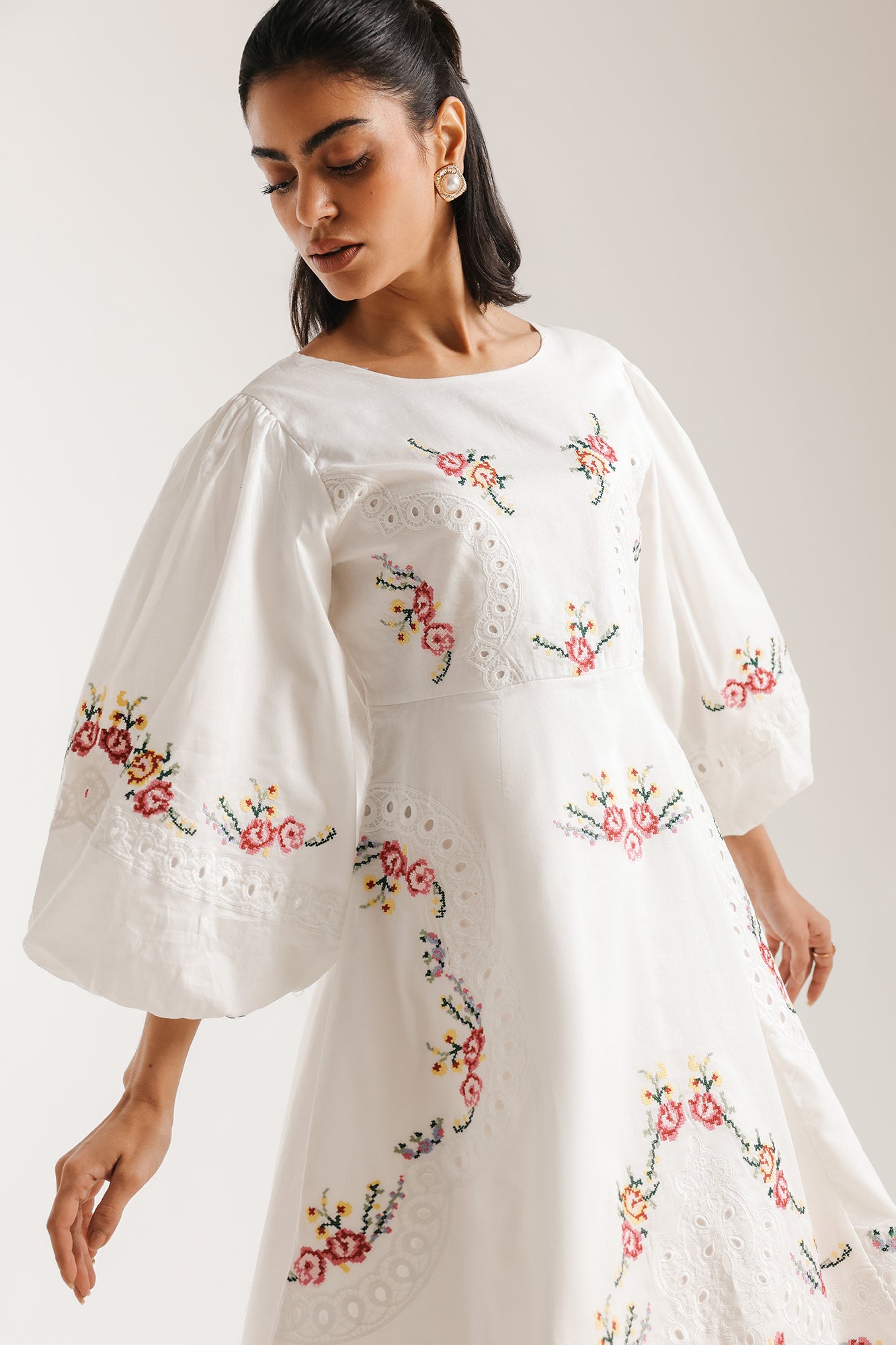 DRESS (E3342/108/001)