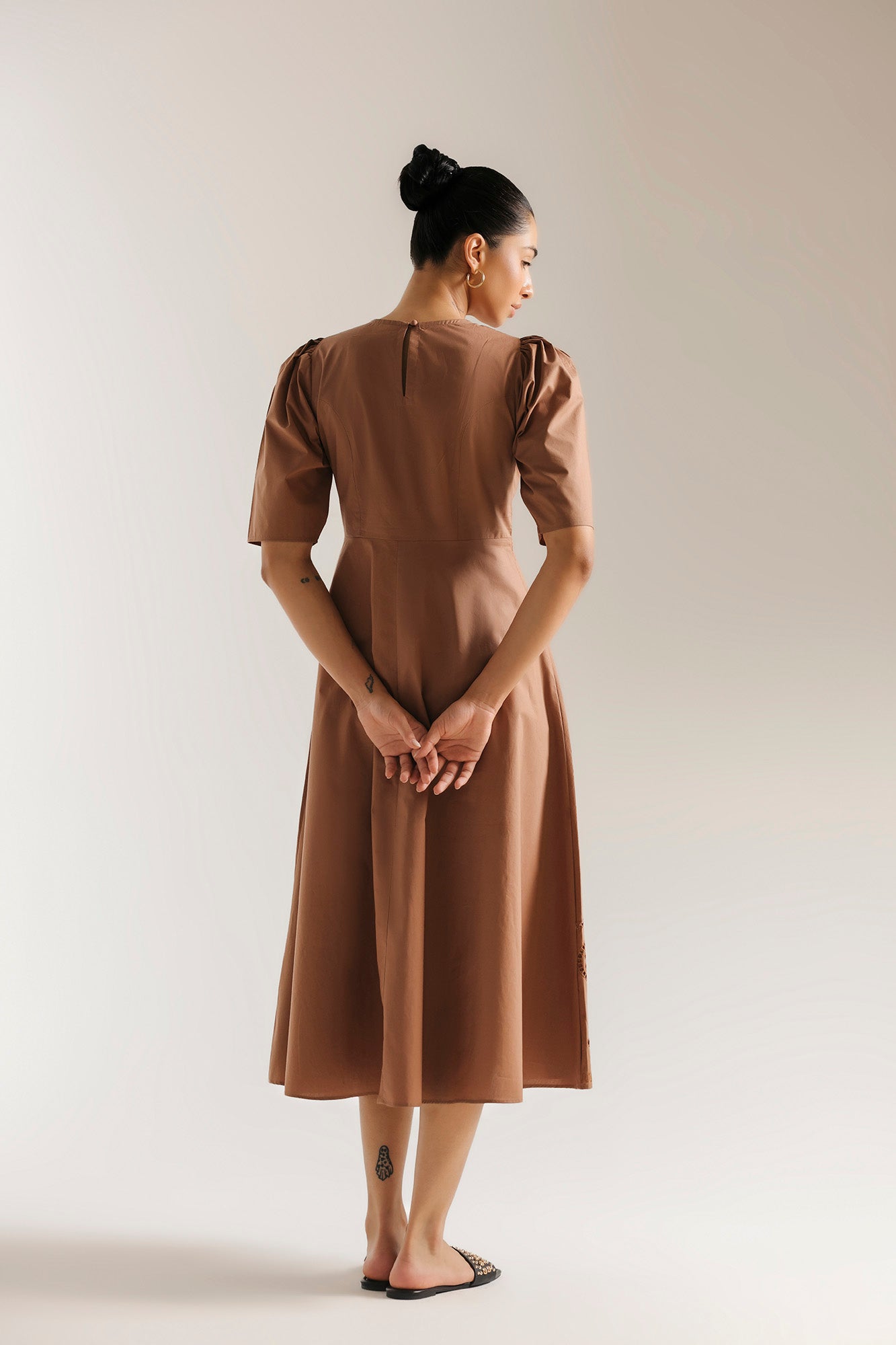 EMBROIDERED DRESS (E3350/108/805)