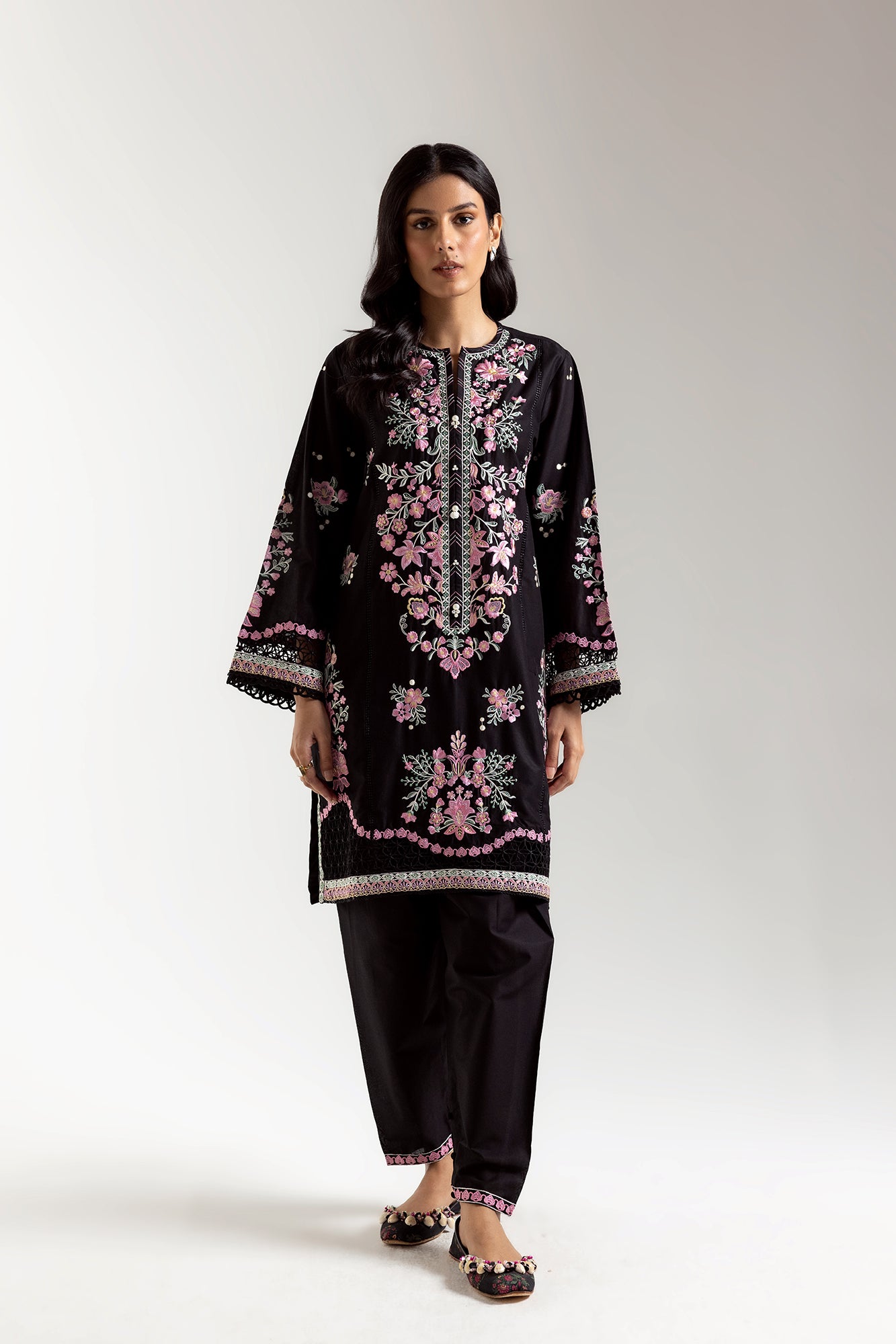 EMBROIDERED SUIT (E3353/103/902)