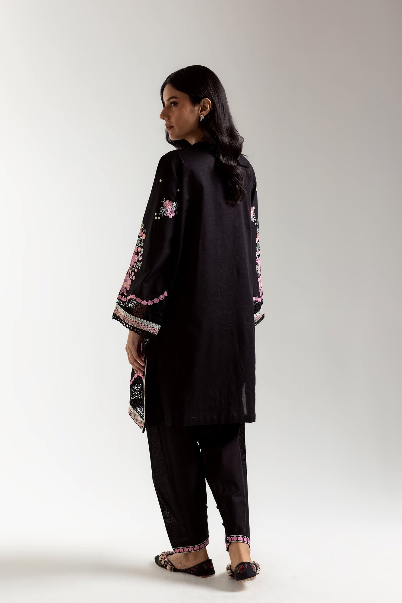 EMBROIDERED SUIT (E3353/103/902)