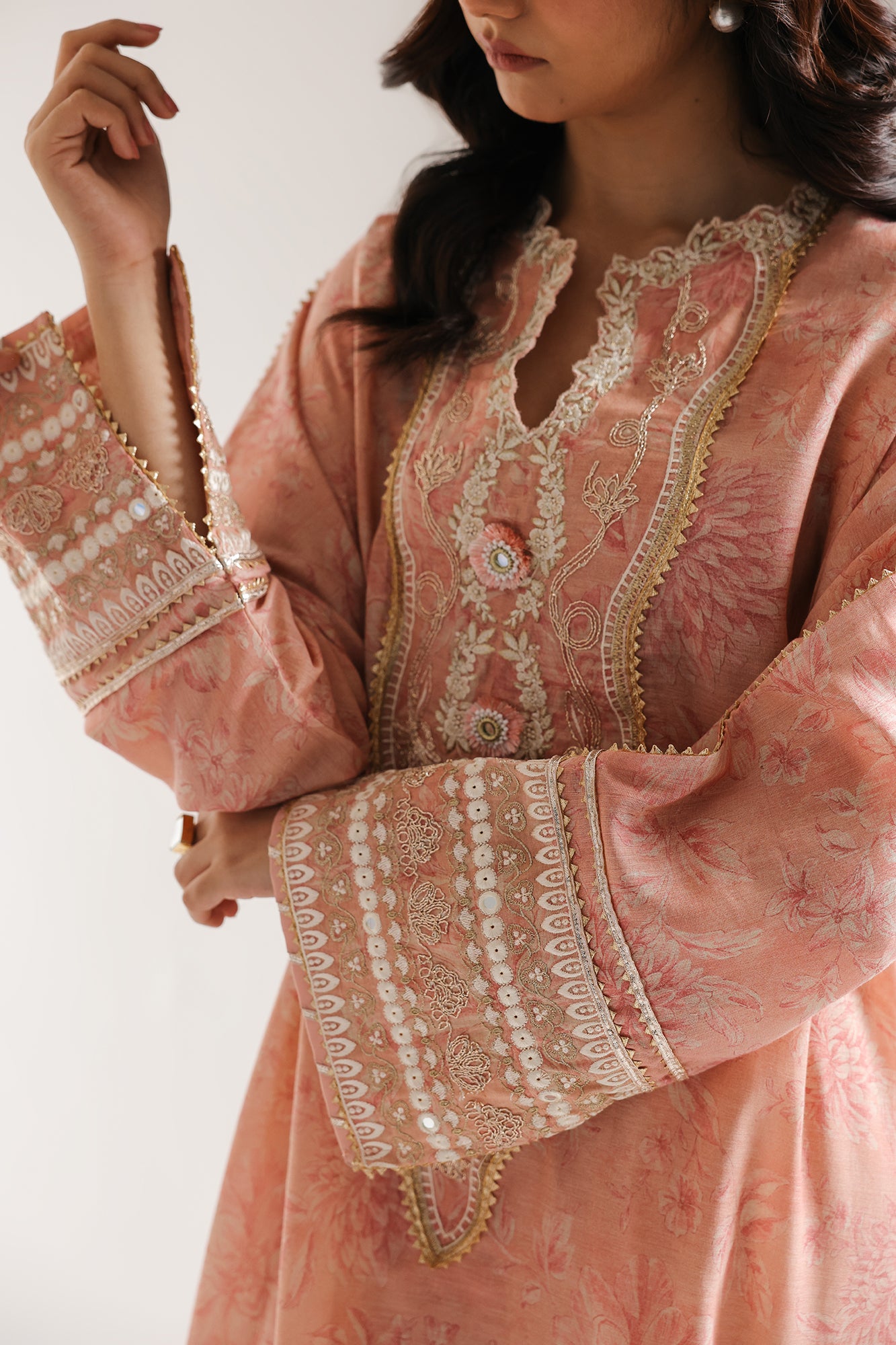 EMBROIDERED SUIT (E3359/103/326)