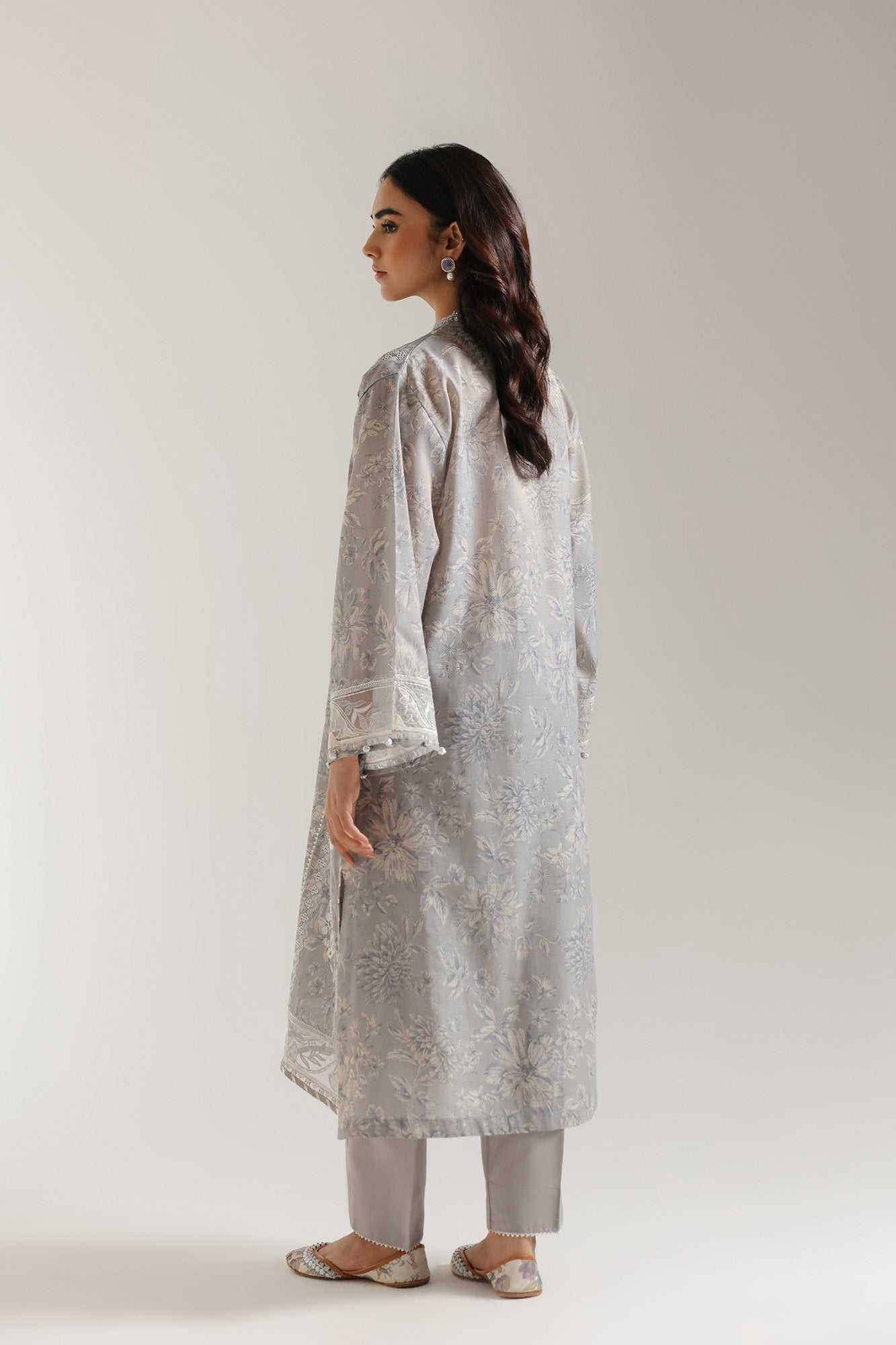 EMBROIDERED SUIT (E3364/103/330)