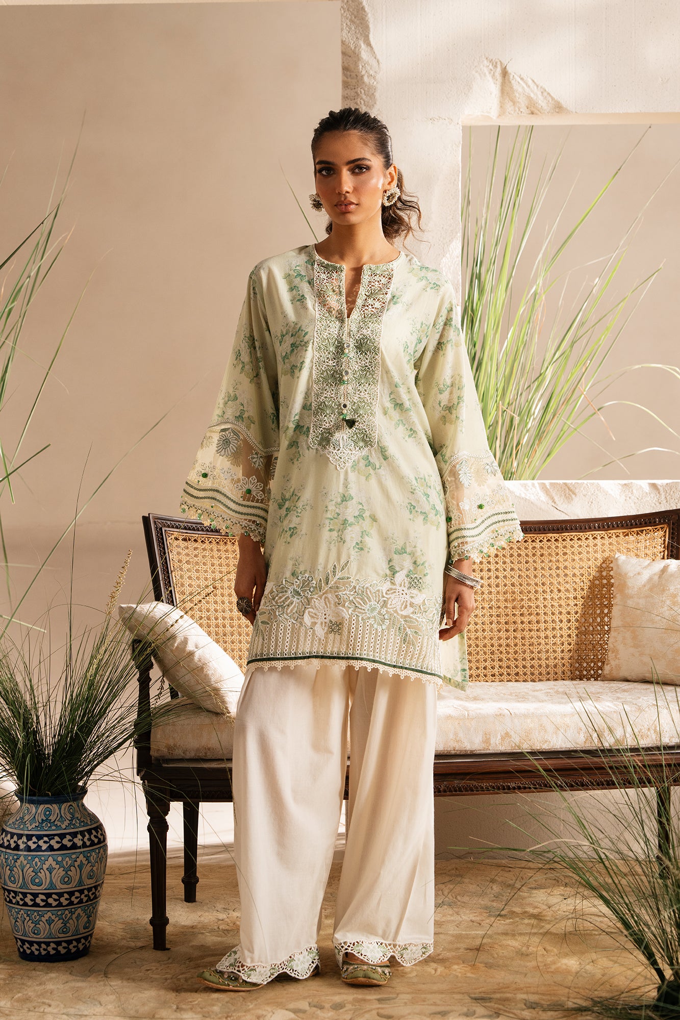 EMBROIDERED SUIT (E3369/103/130)