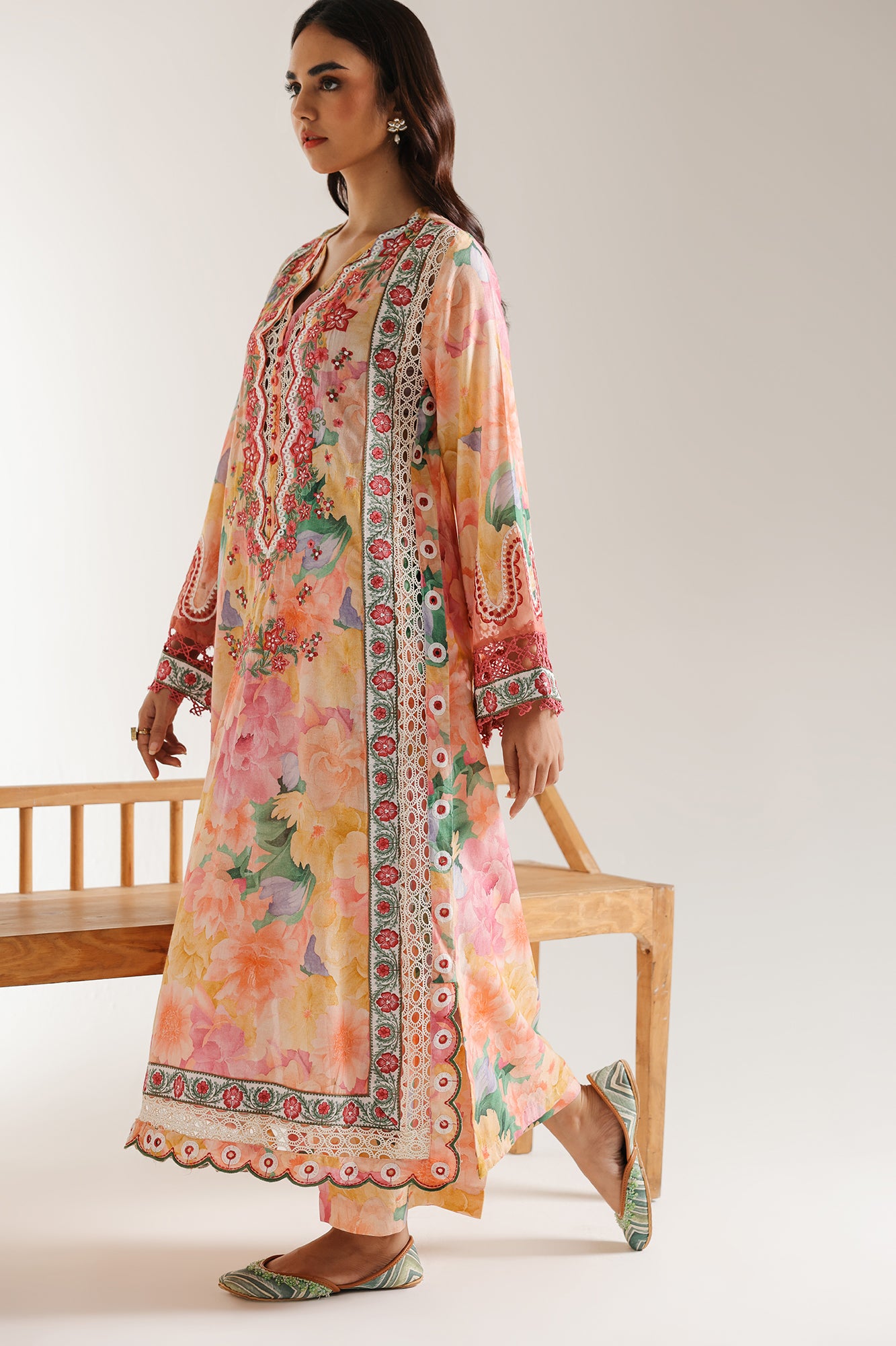 EMBROIDERED SUIT (E3371/103/215)