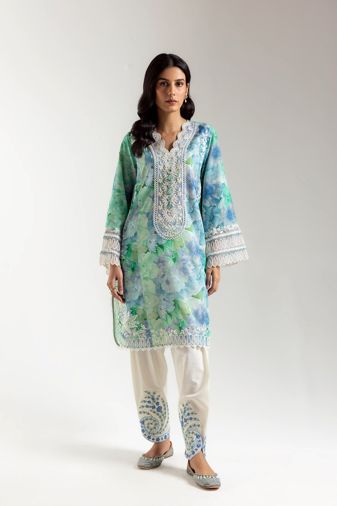 EMBROIDERED SUIT (E3372/103/615)