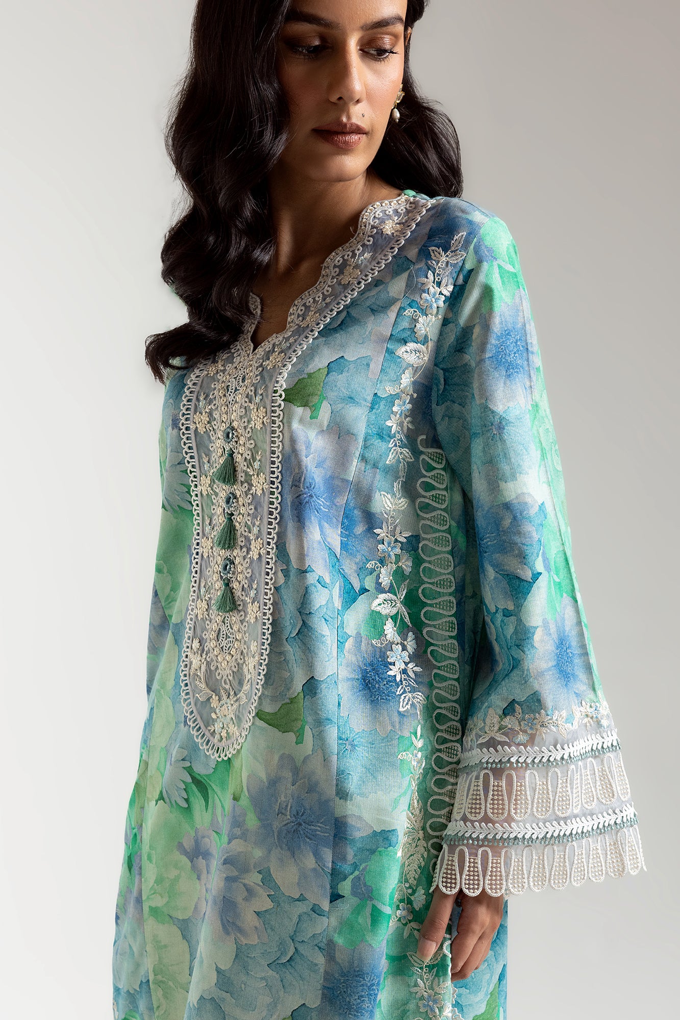 EMBROIDERED SUIT (E3372/103/615)