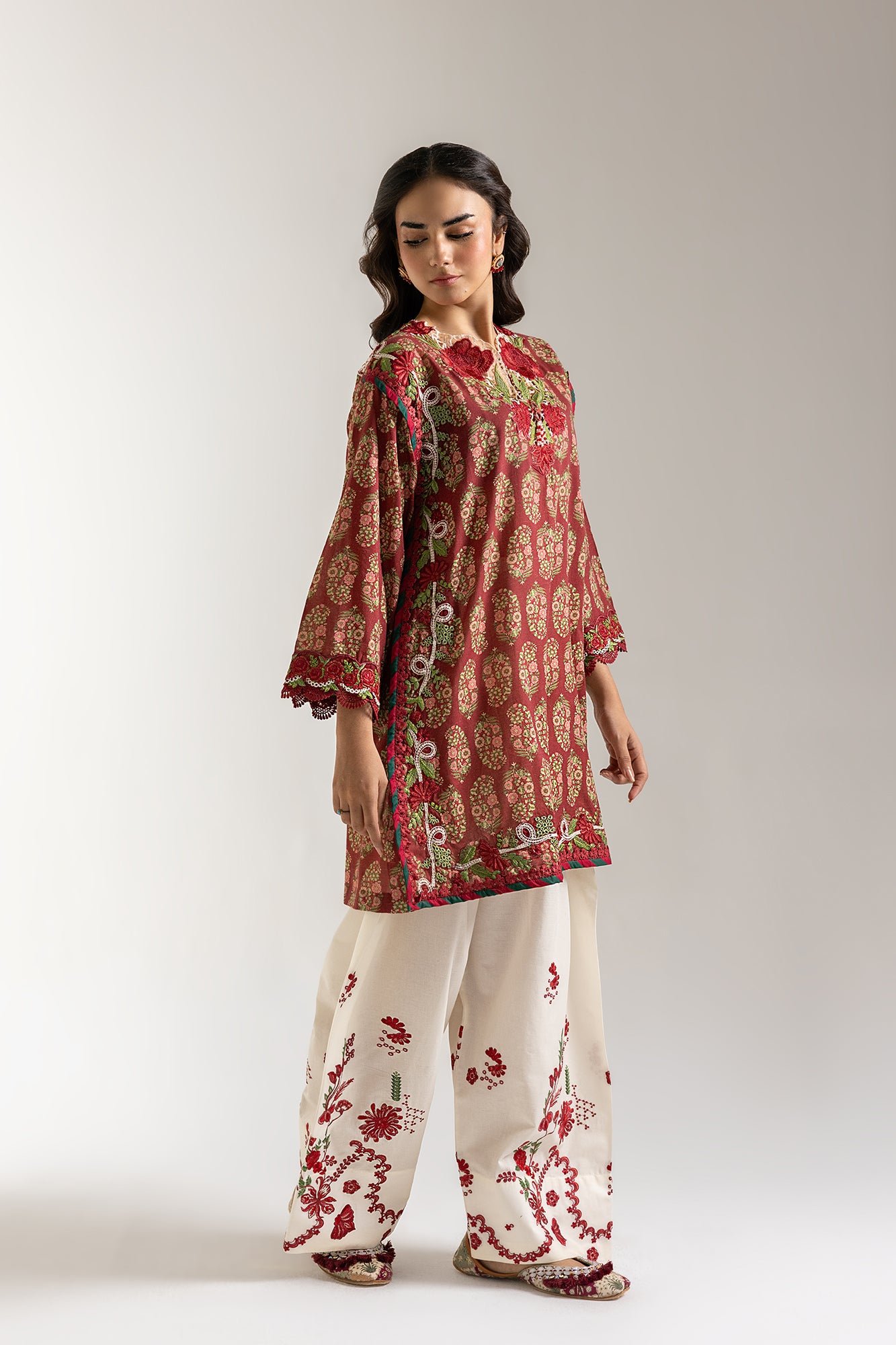 EMBROIDERED SUIT (E3377/103/415)