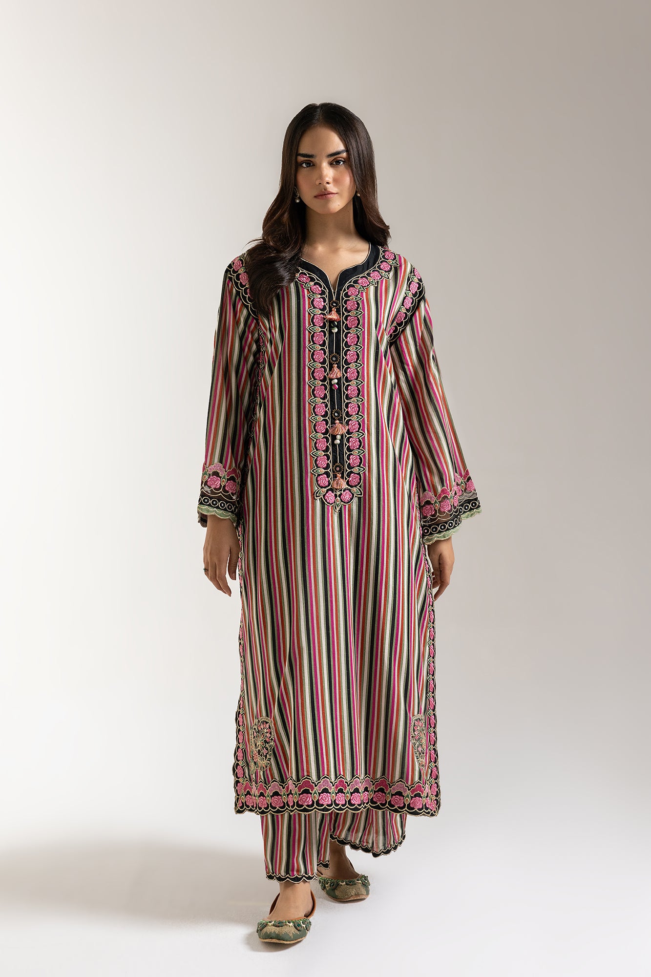 EMBROIDERED SUIT (E3380/103/127)