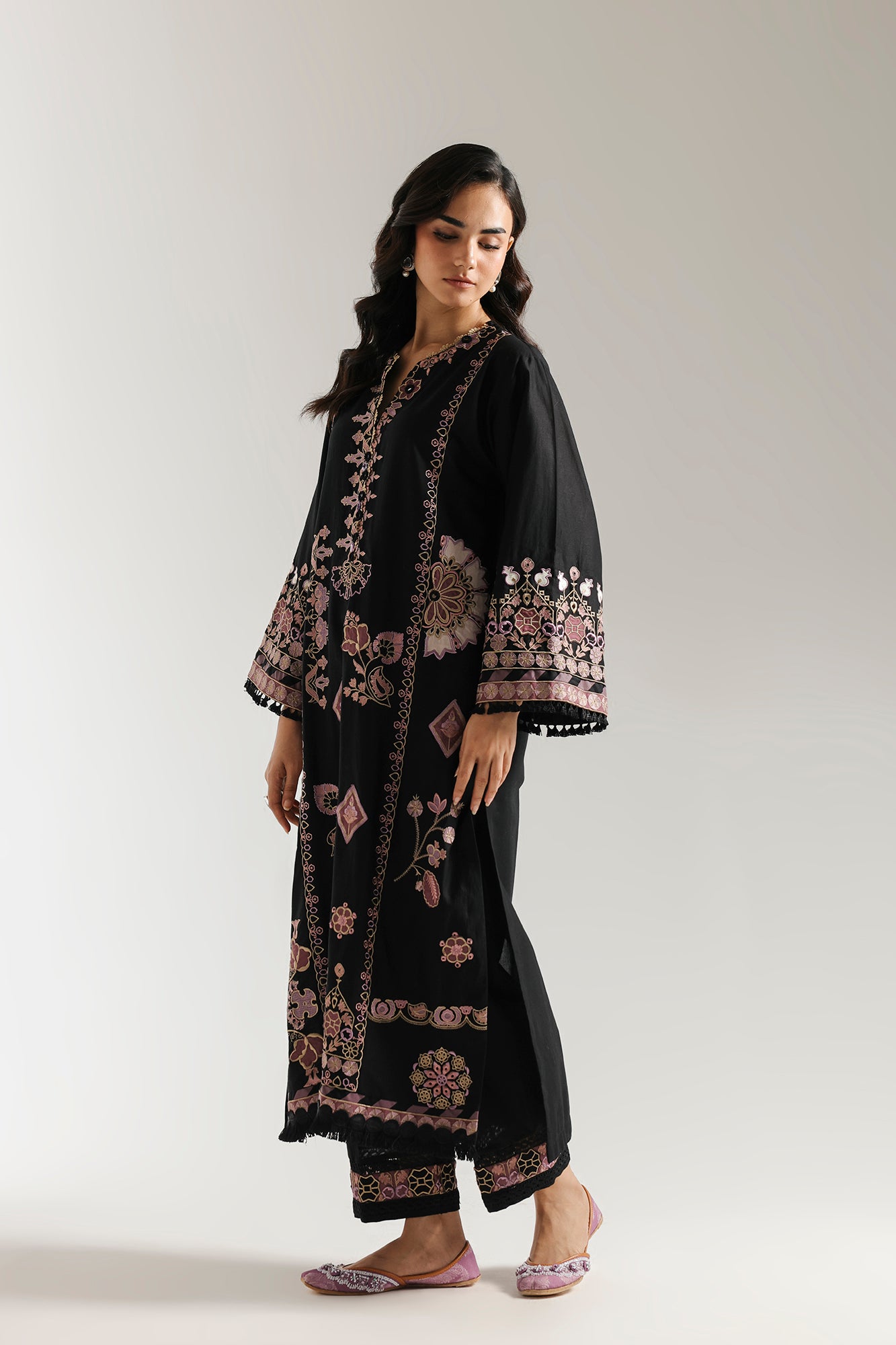 EMBROIDERED SUIT (E3403/103/901)
