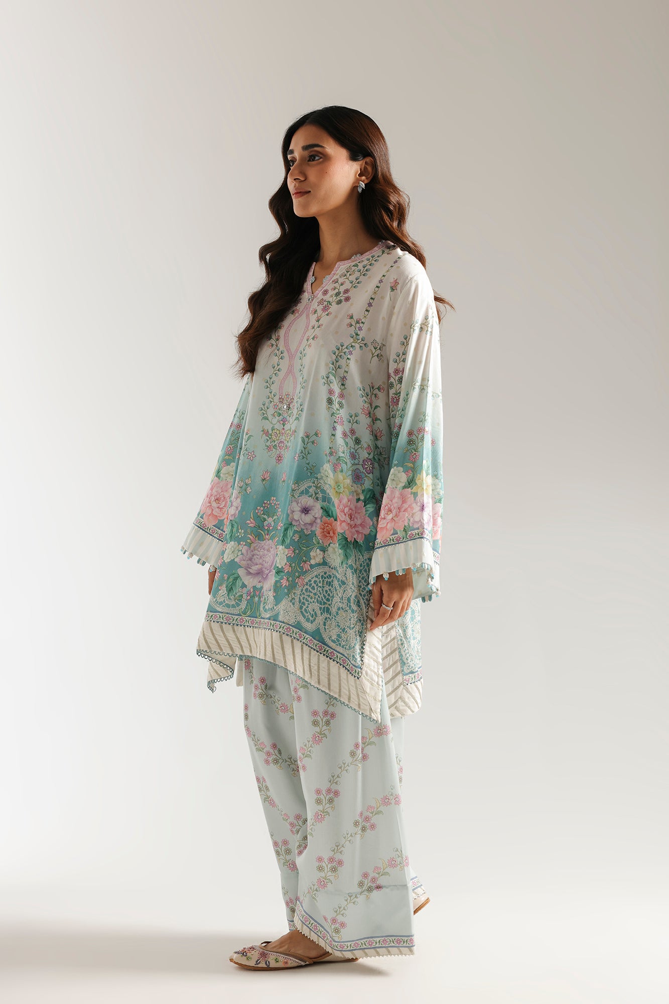 EMBROIDERED SUIT (E3417/103/005)
