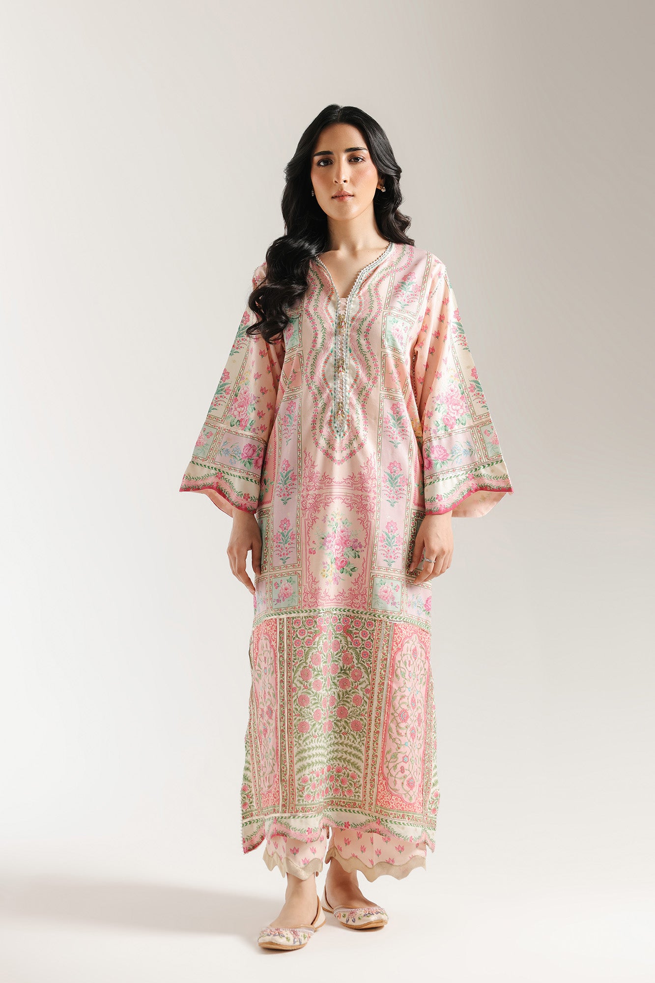 EMBROIDERED SUIT (E3419/103/316)