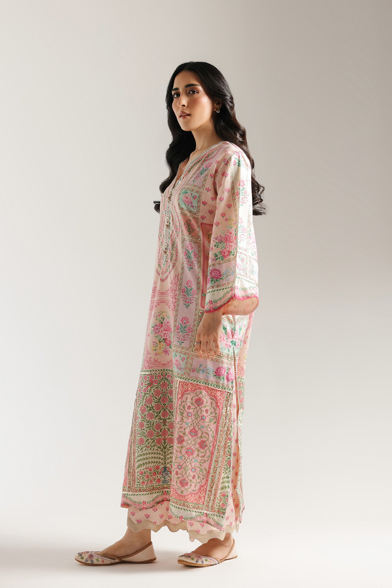 EMBROIDERED SUIT (E3419/103/316)