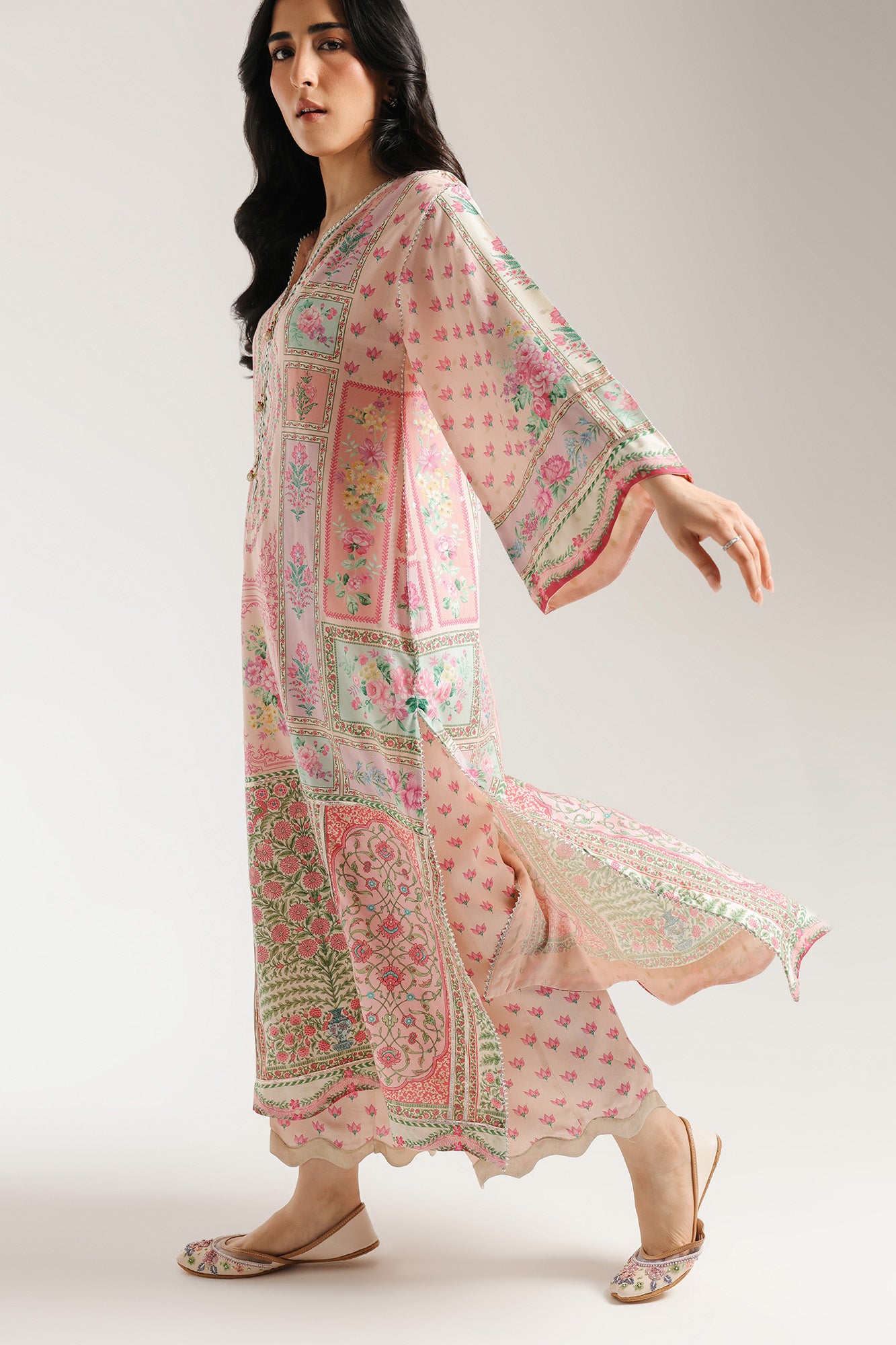 EMBROIDERED SUIT (E3419/103/316)