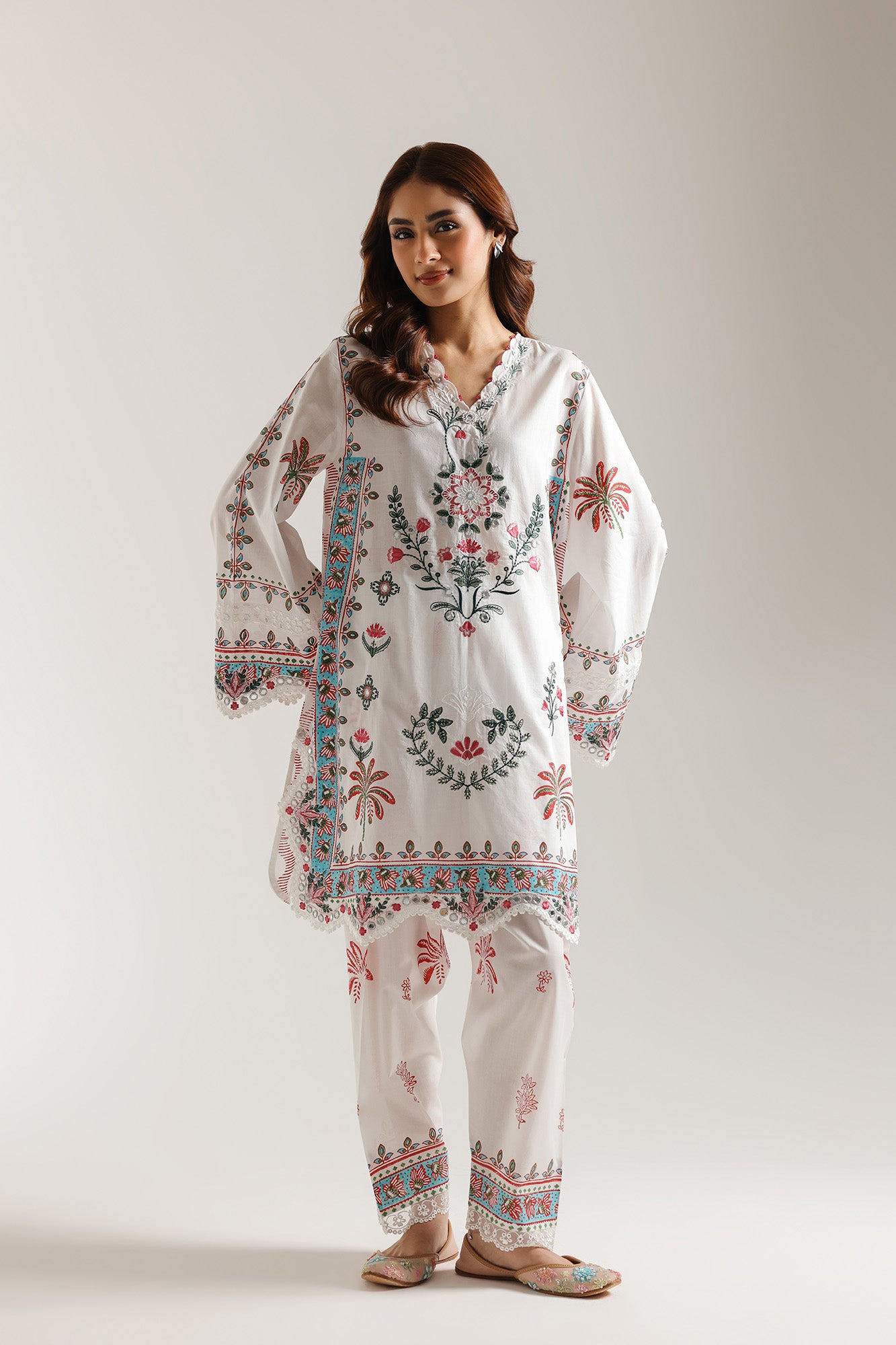 EMBROIDERED SUIT (E3431/103/003)