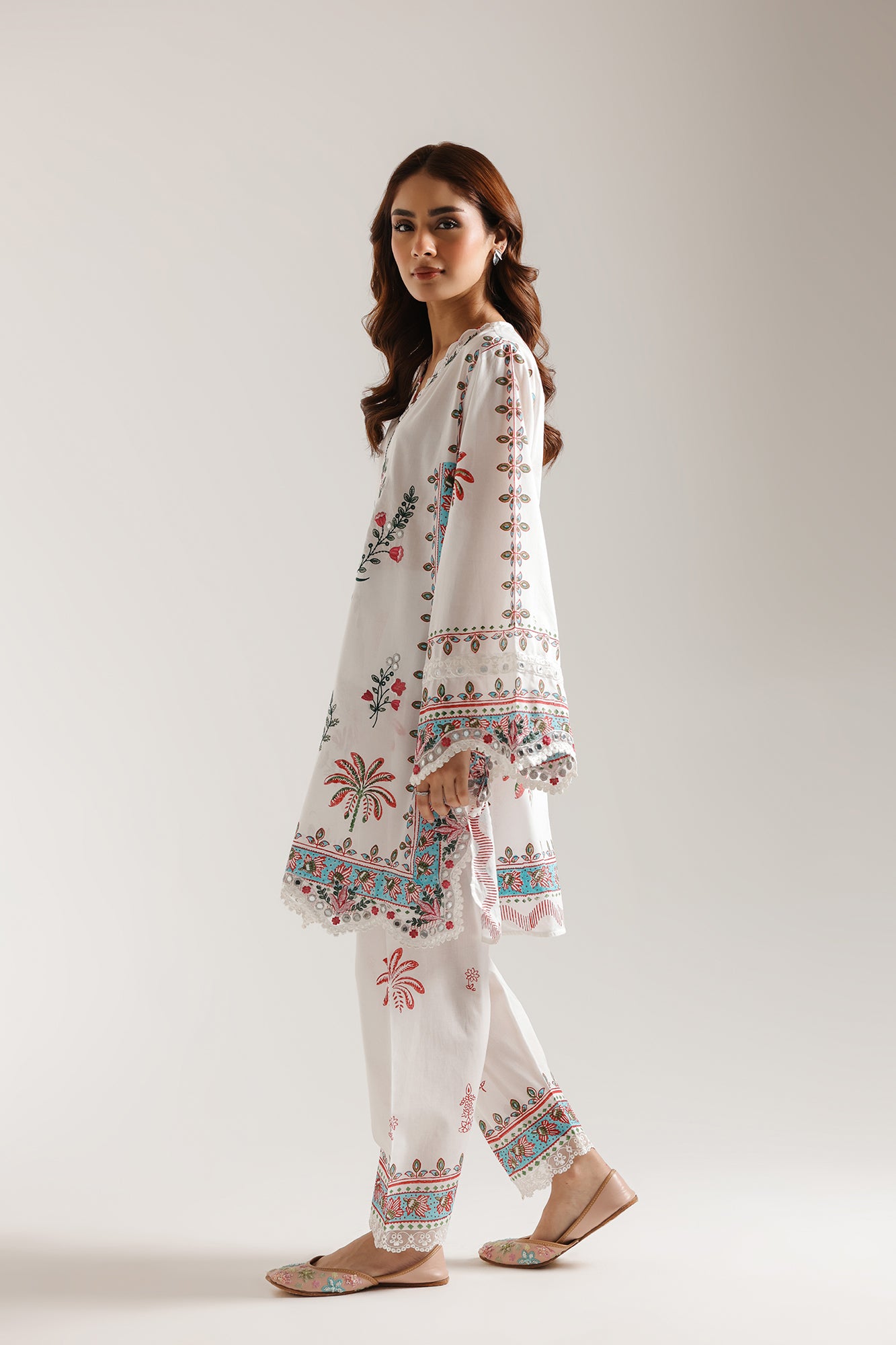 EMBROIDERED SUIT (E3431/103/003)