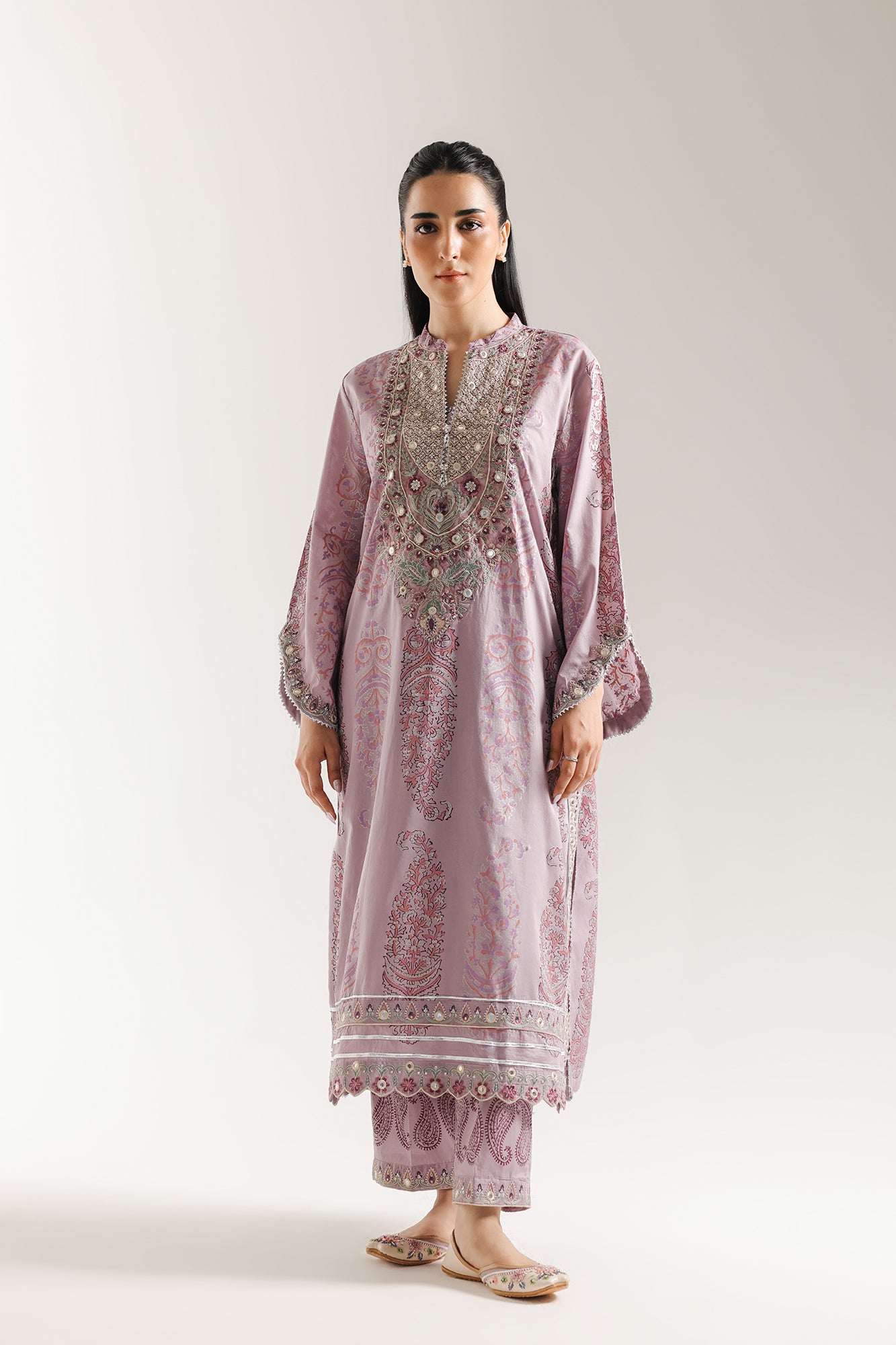 EMBROIDERED SUIT (E3435/103/514)