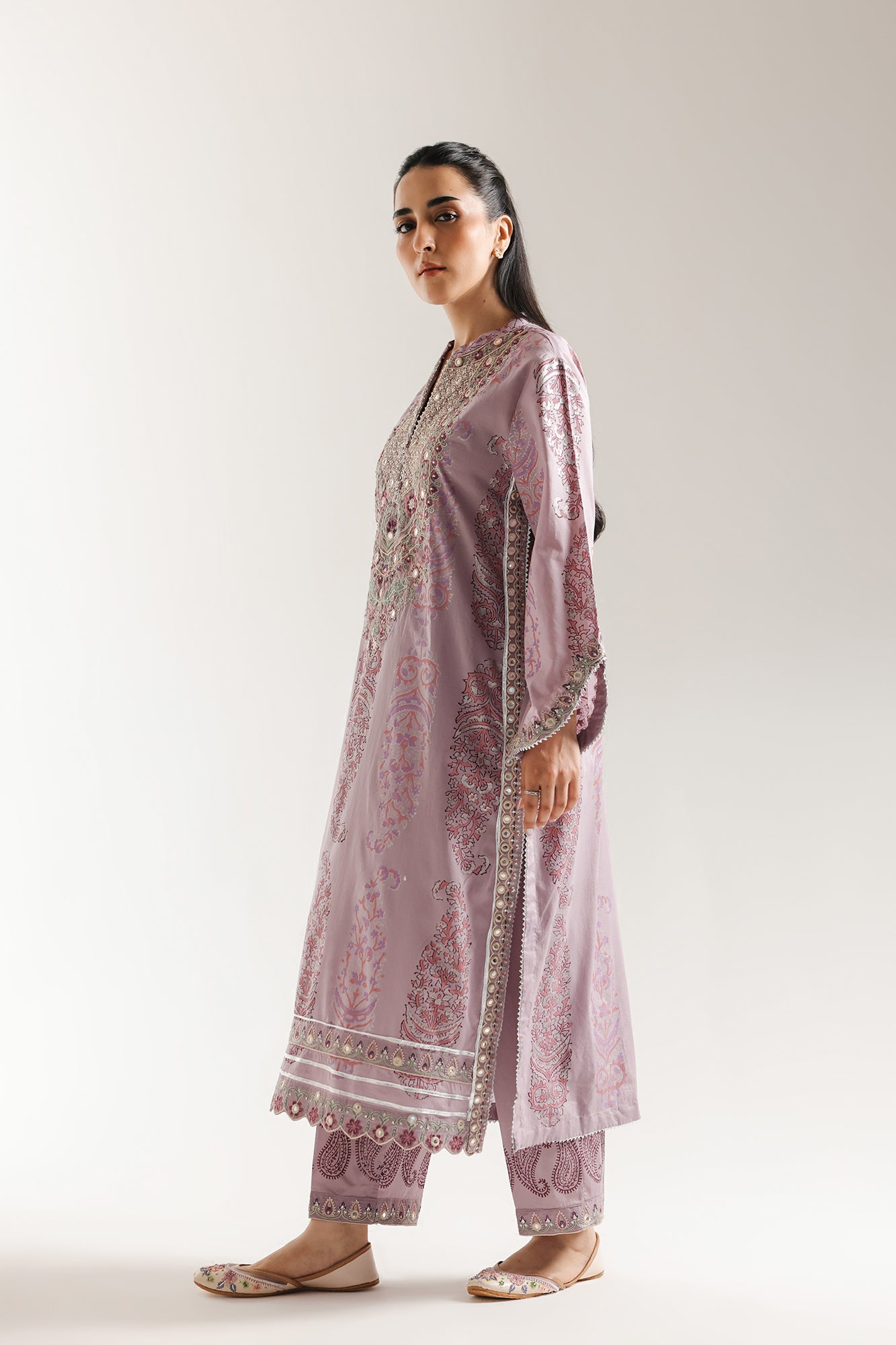 EMBROIDERED SUIT (E3435/103/514)
