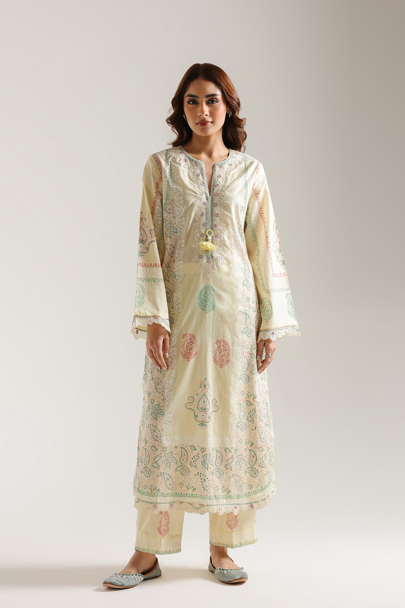 EMBROIDERED SUIT (E3438/103/115)