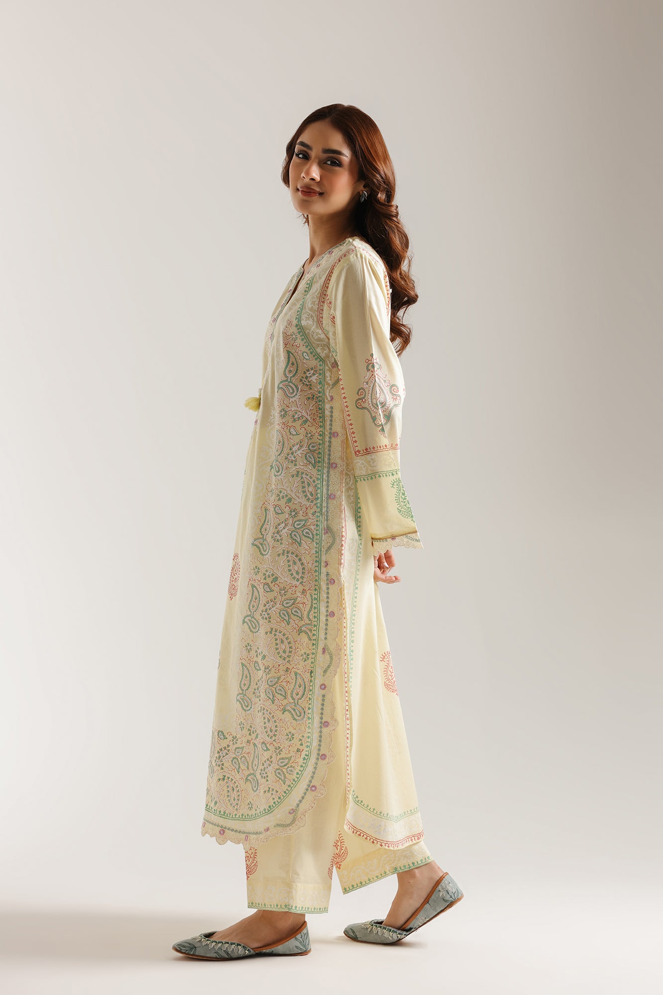 EMBROIDERED SUIT (E3438/103/115)