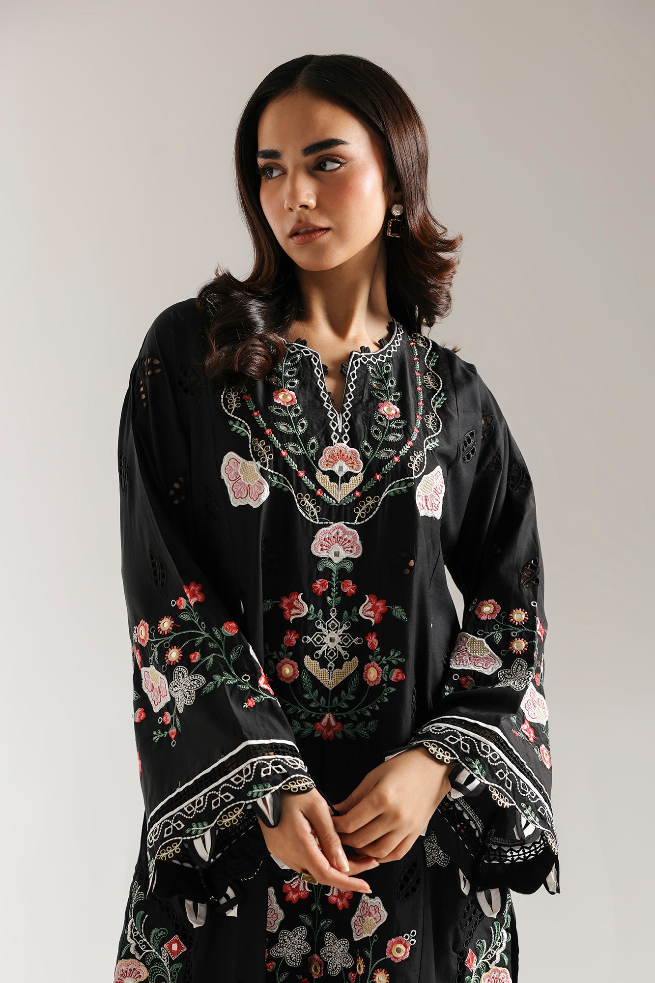 EMBROIDERED SUIT (E3441/103/902)