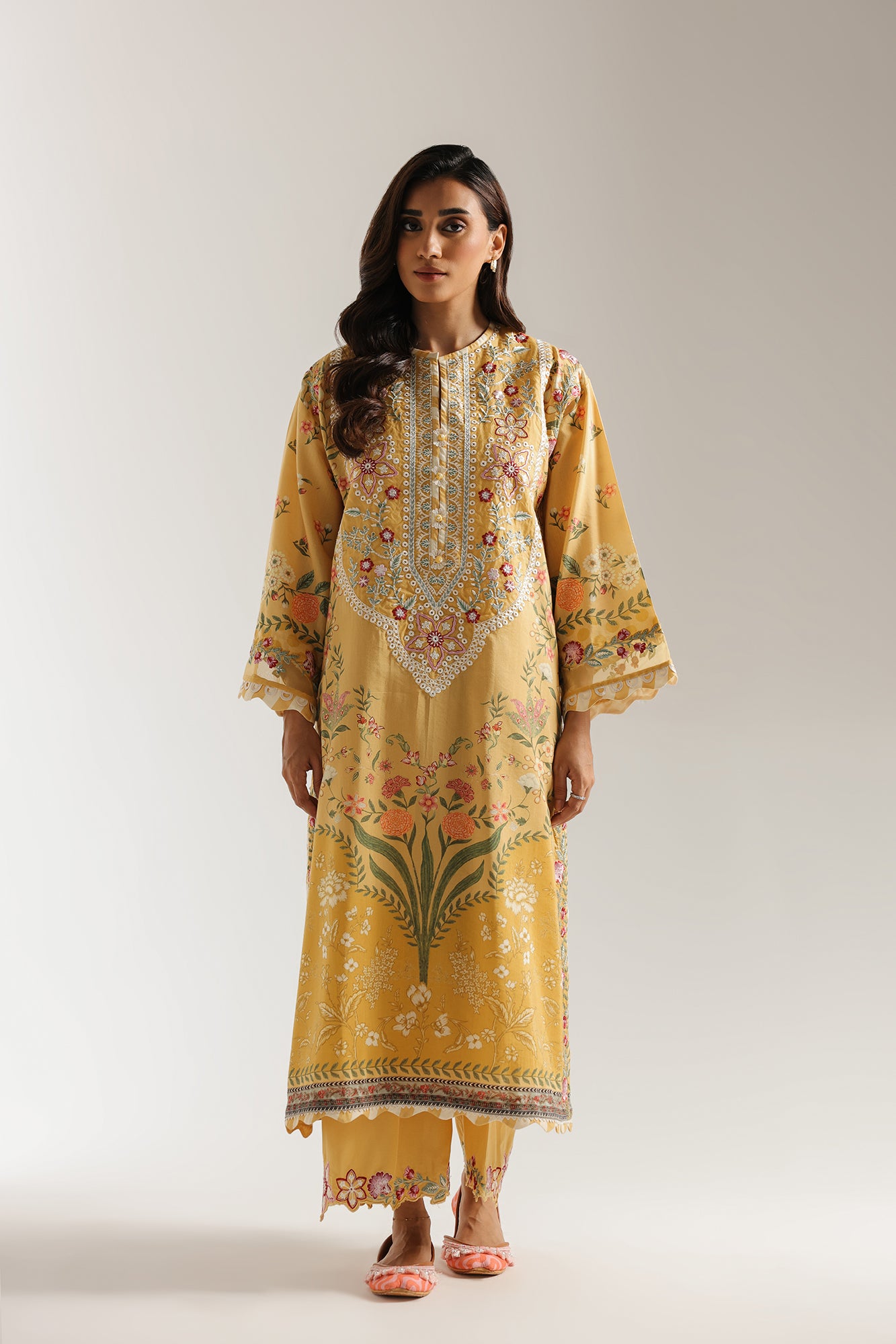 EMBROIDERED SUIT (E3456/103/108)