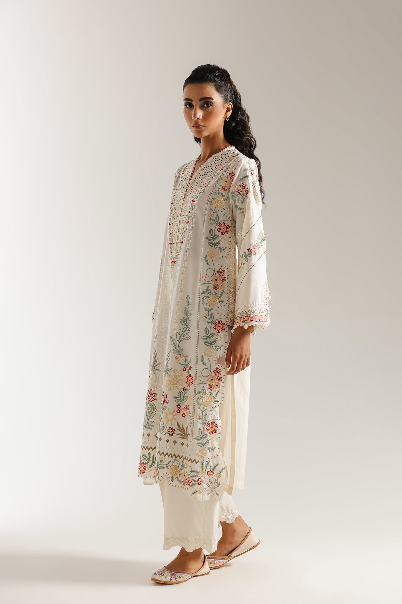 EMBROIDERED SUIT (E3461/103/002)