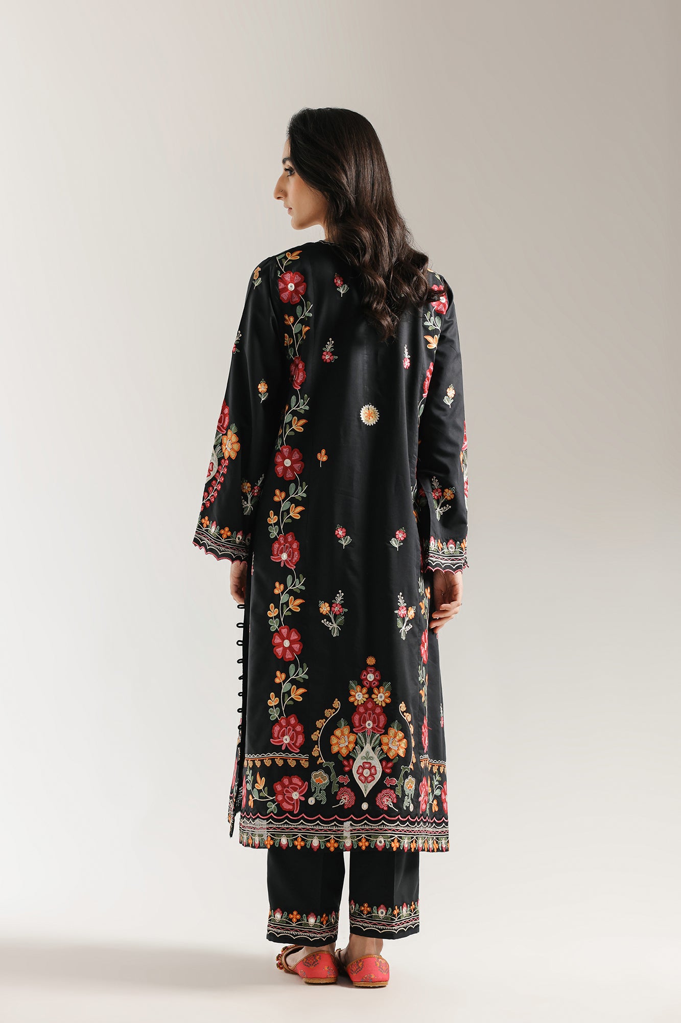 EMBROIDERED SUIT (E3473/103/902)