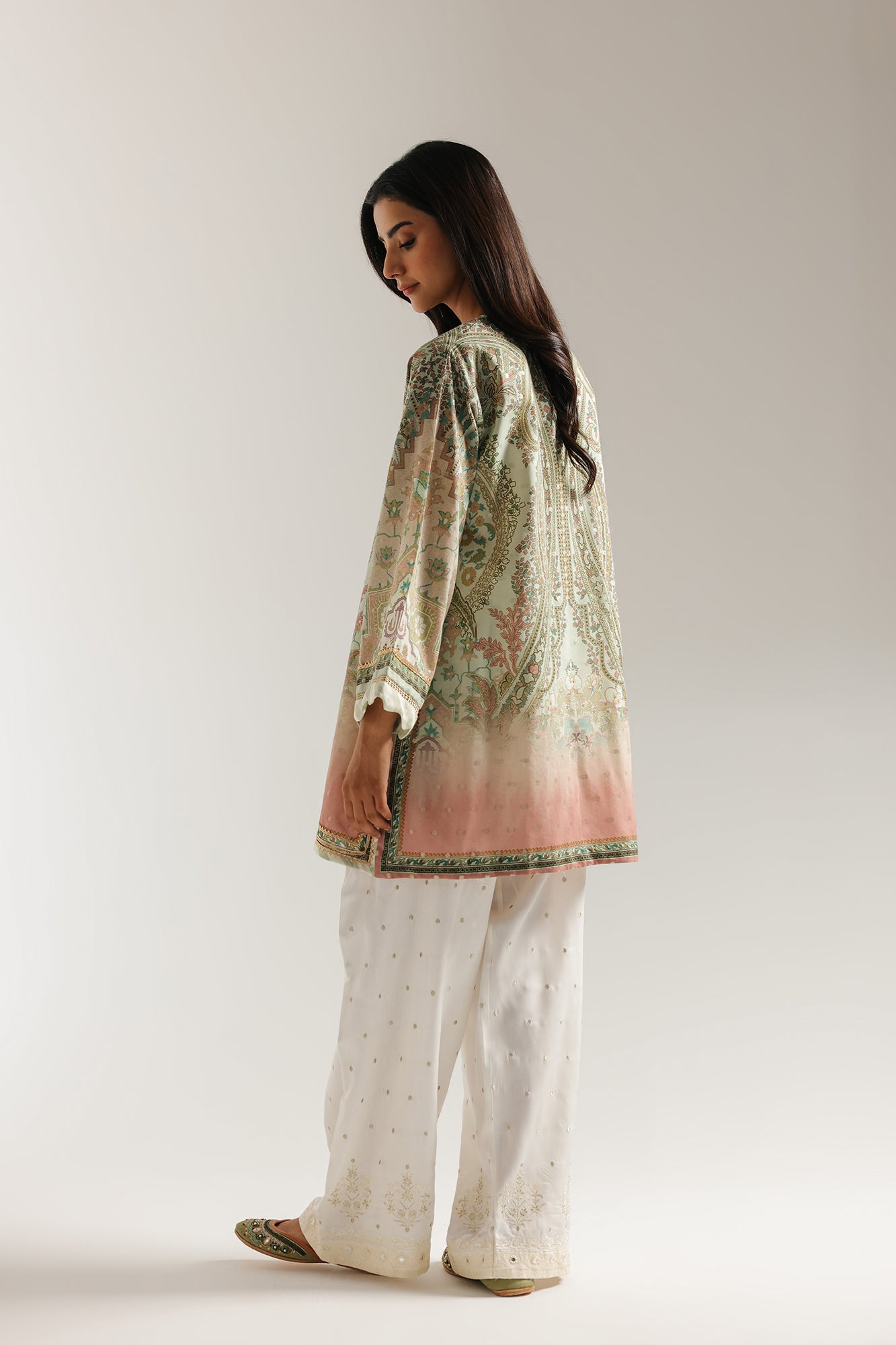 EMBROIDERED SUIT (E3483/103/817)