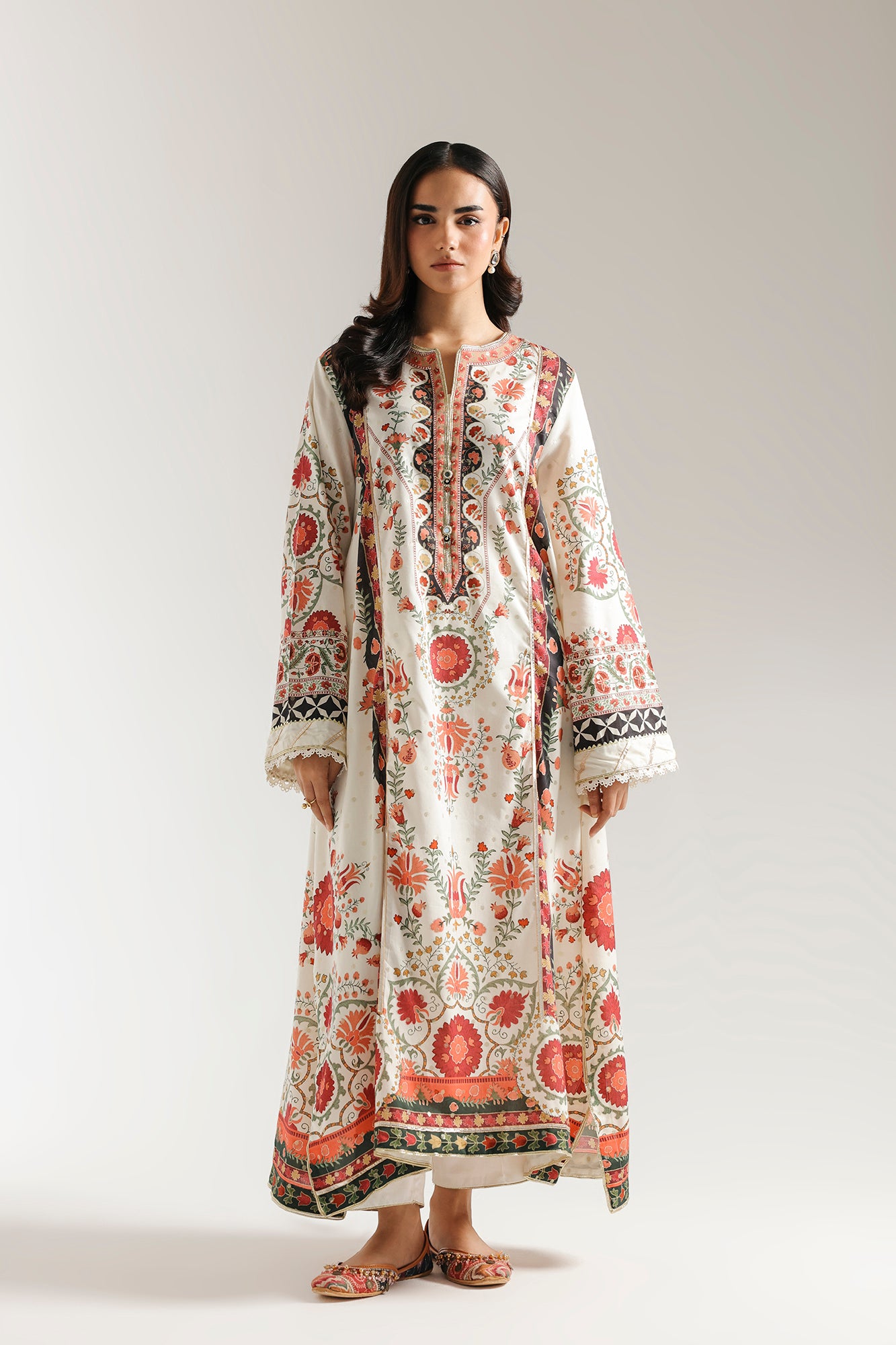 EMBROIDERED SUIT (E3484/103/005)