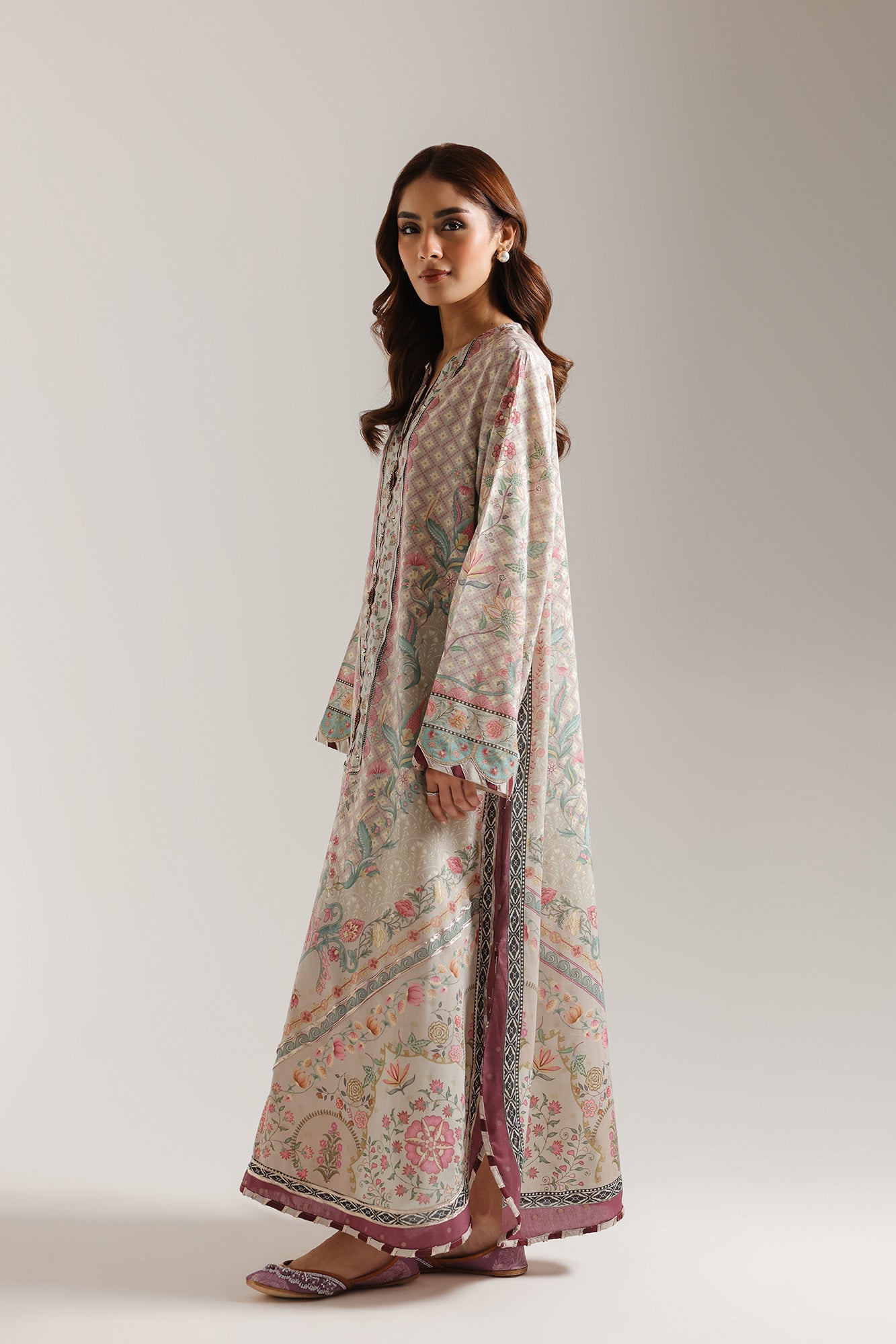 EMBROIDERED KAFTAN (E3495/103/330)