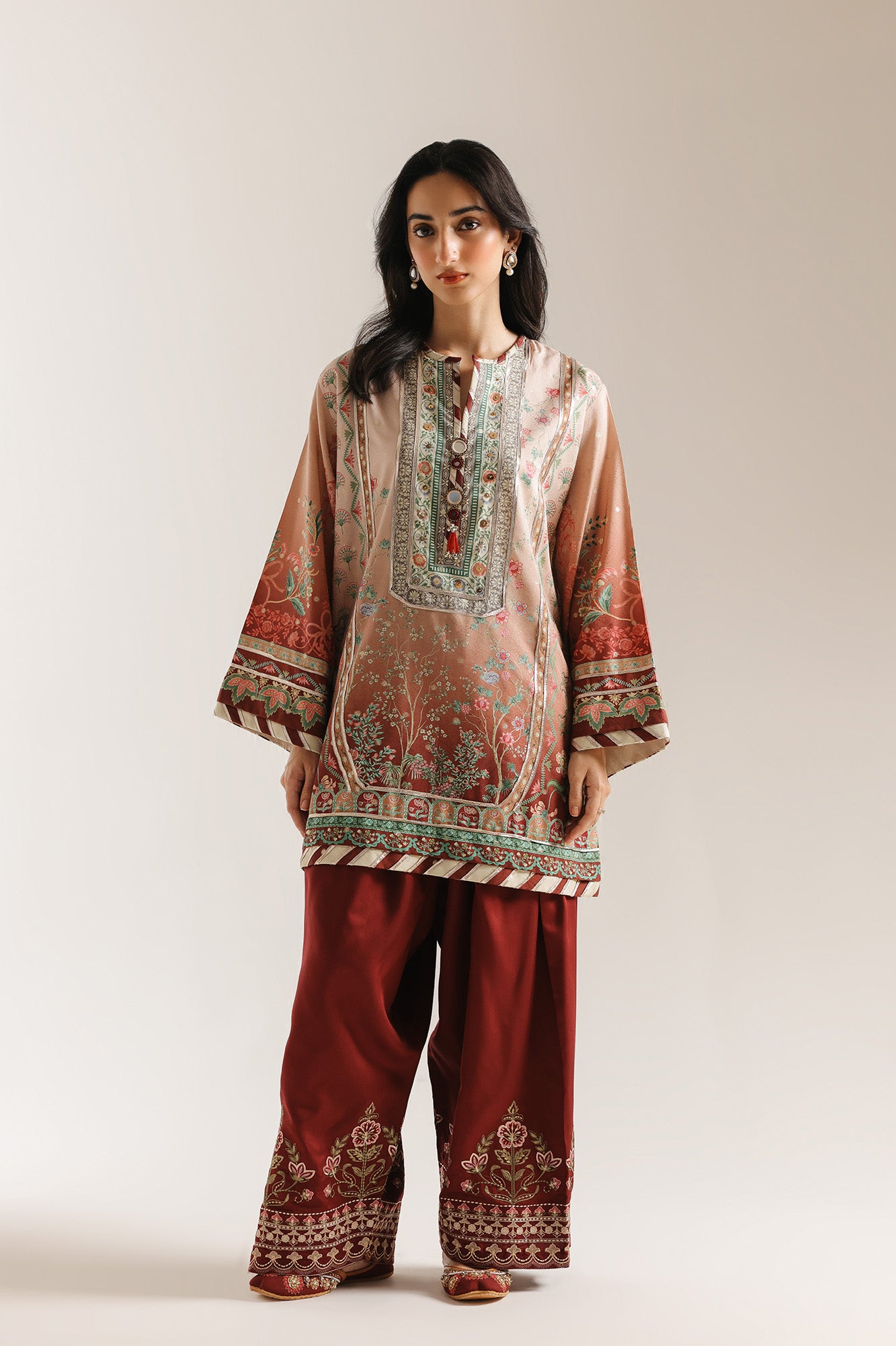 EMBROIDERED SUIT (E3501/103/813)