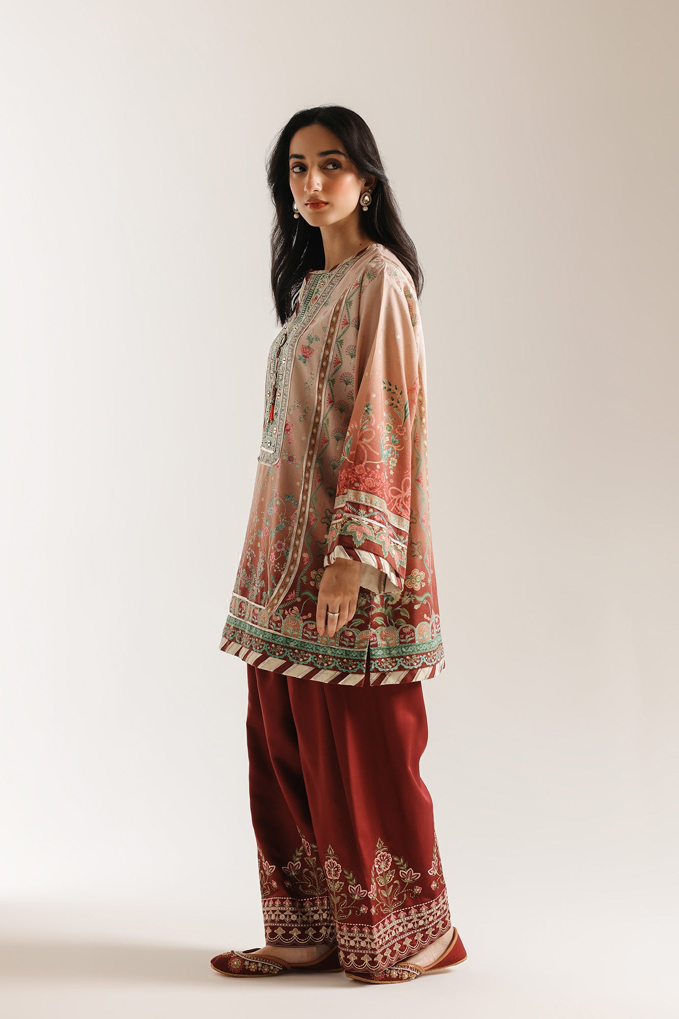 EMBROIDERED SUIT (E3501/103/813)