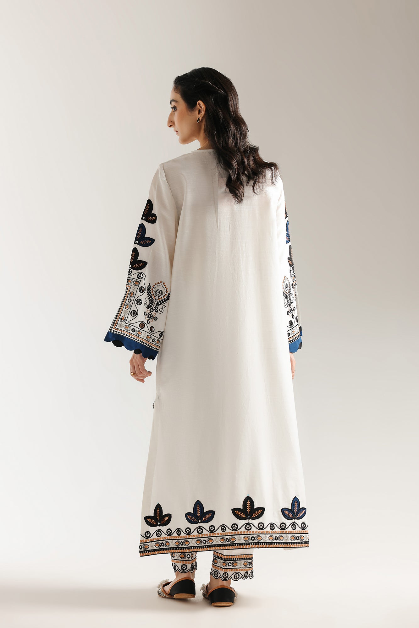EMBROIDERED SUIT (E3508/103/002)