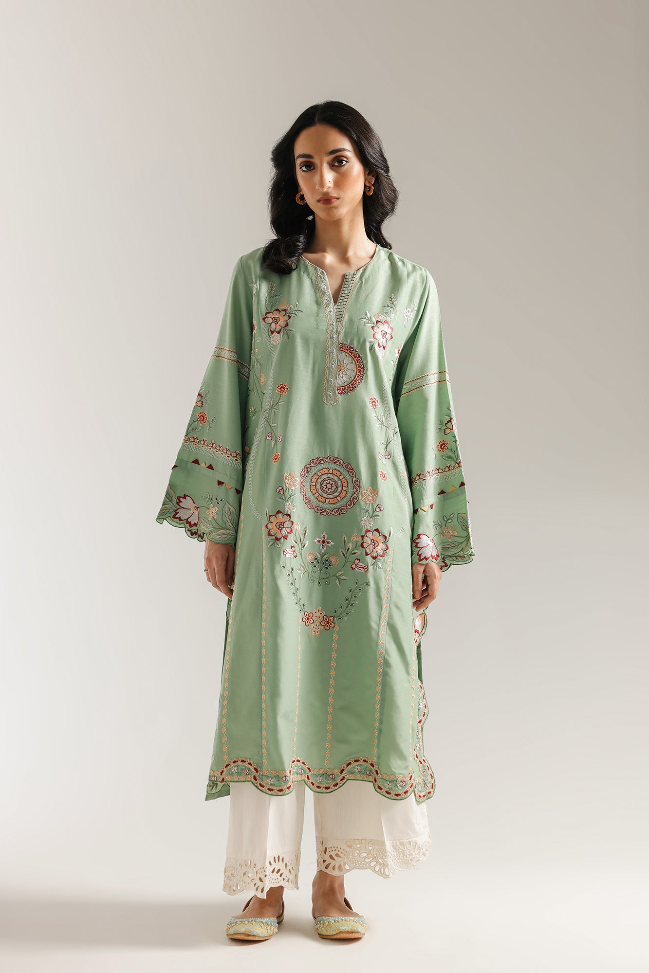EMBROIDERED SUIT (E3510/103/126)