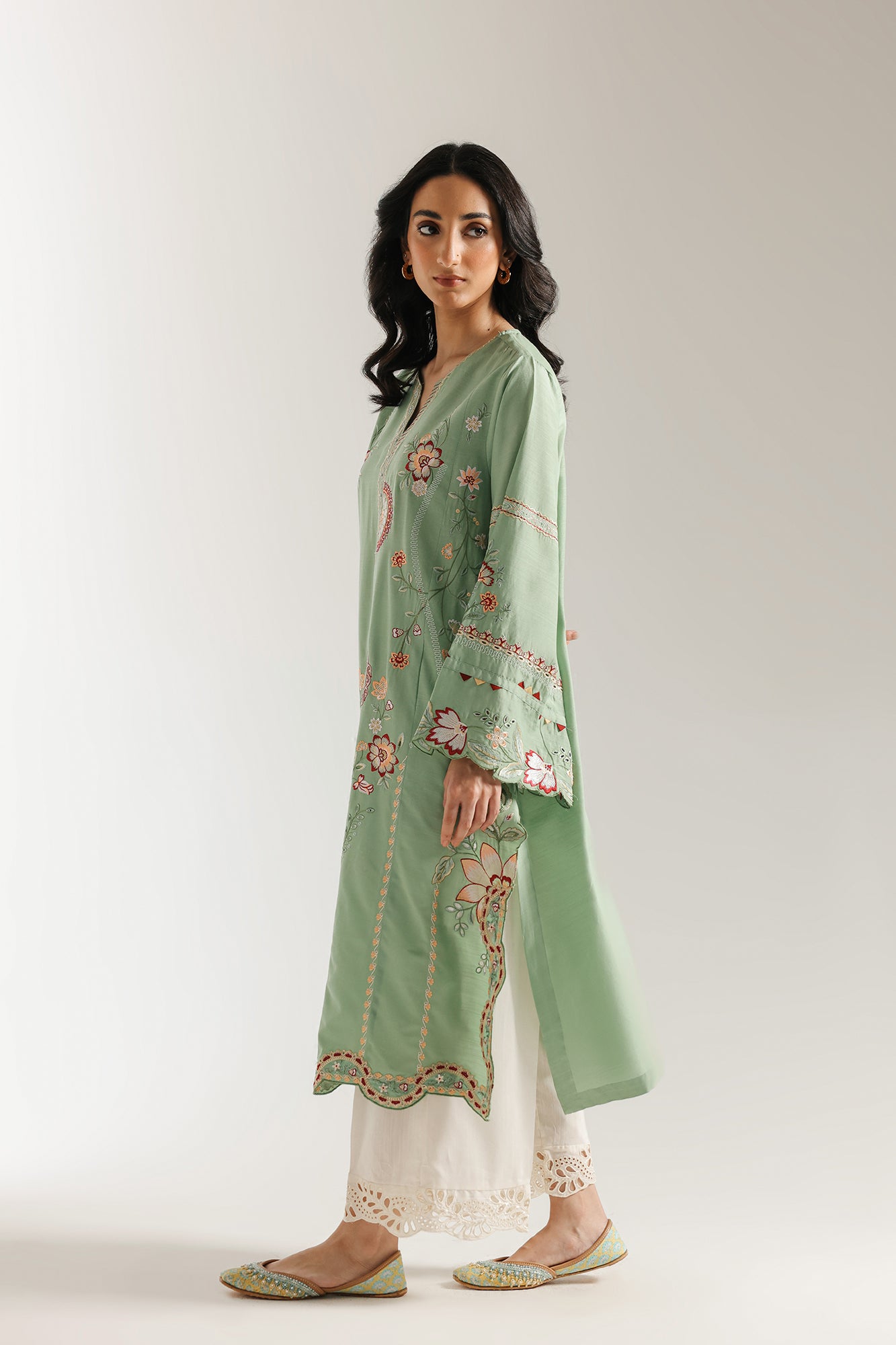 EMBROIDERED SUIT (E3510/103/126)
