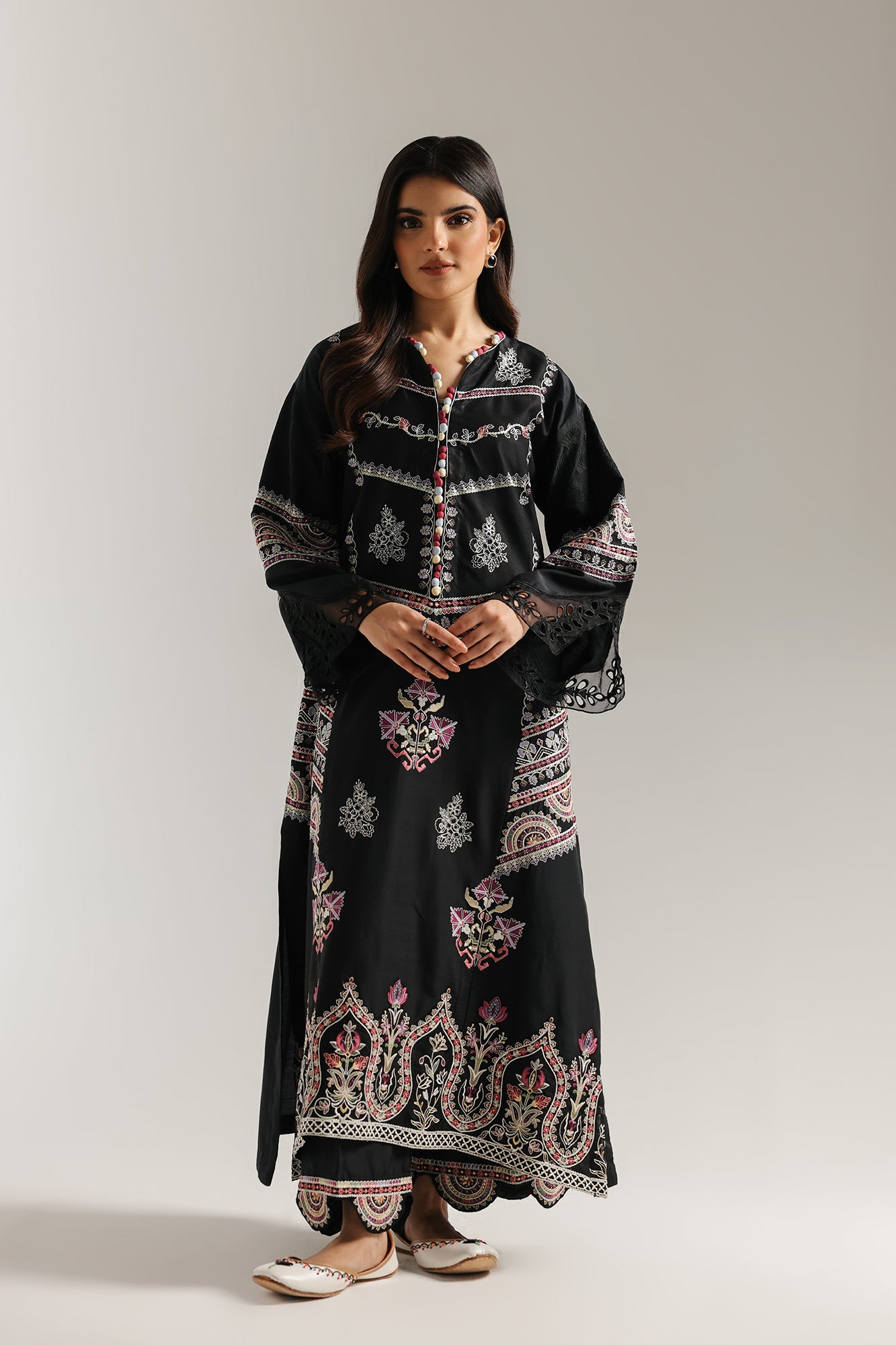 EMBROIDERED SUIT (E3511/103/902)