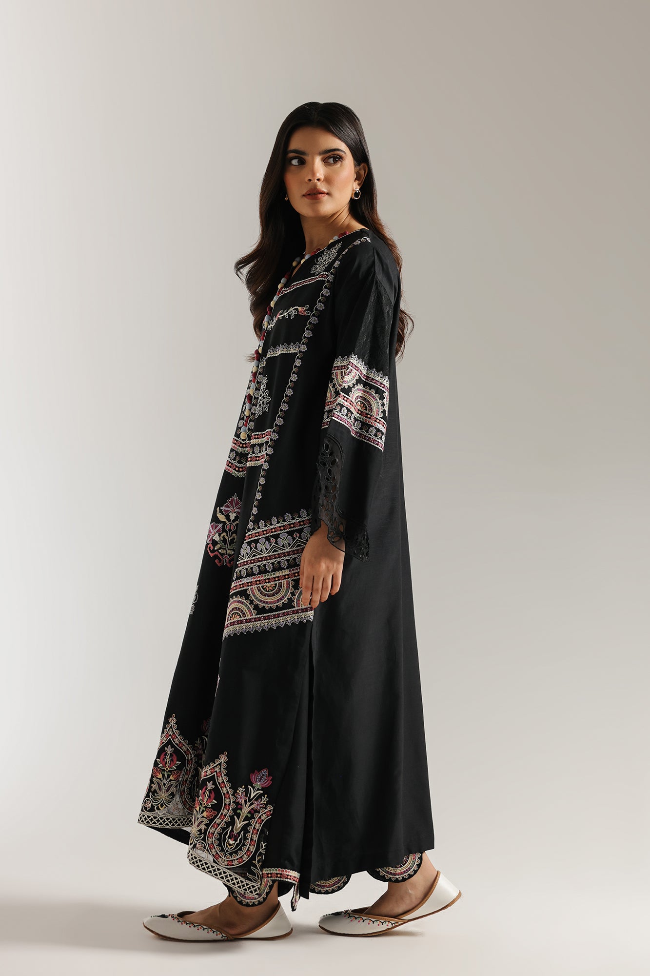 EMBROIDERED SUIT (E3511/103/902)