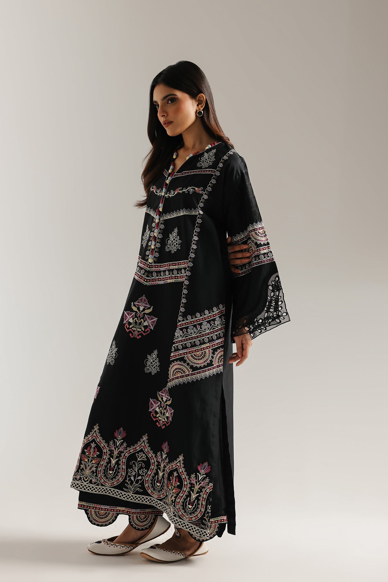 EMBROIDERED SUIT (E3511/103/902)
