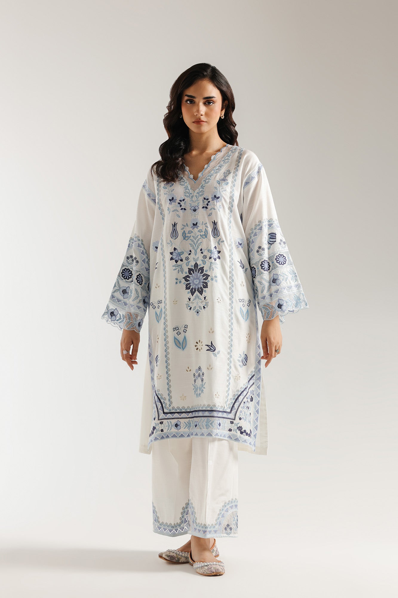 EMBROIDERED SUIT (E3514/103/003)