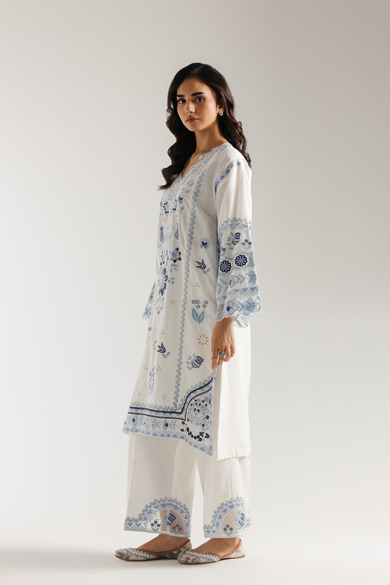 EMBROIDERED SUIT (E3514/103/003)
