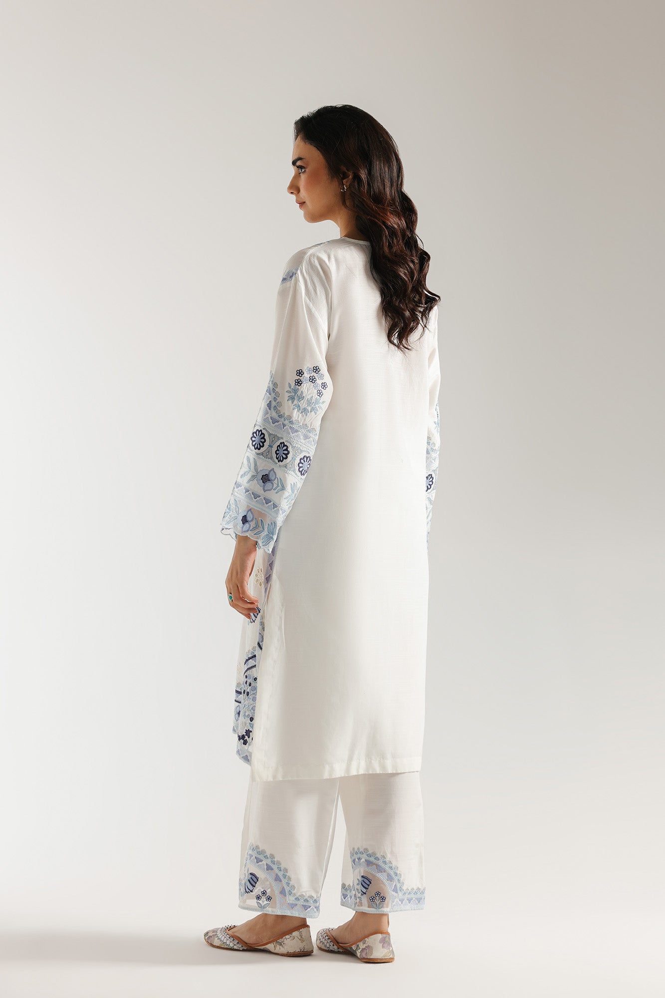 EMBROIDERED SUIT (E3514/103/003)