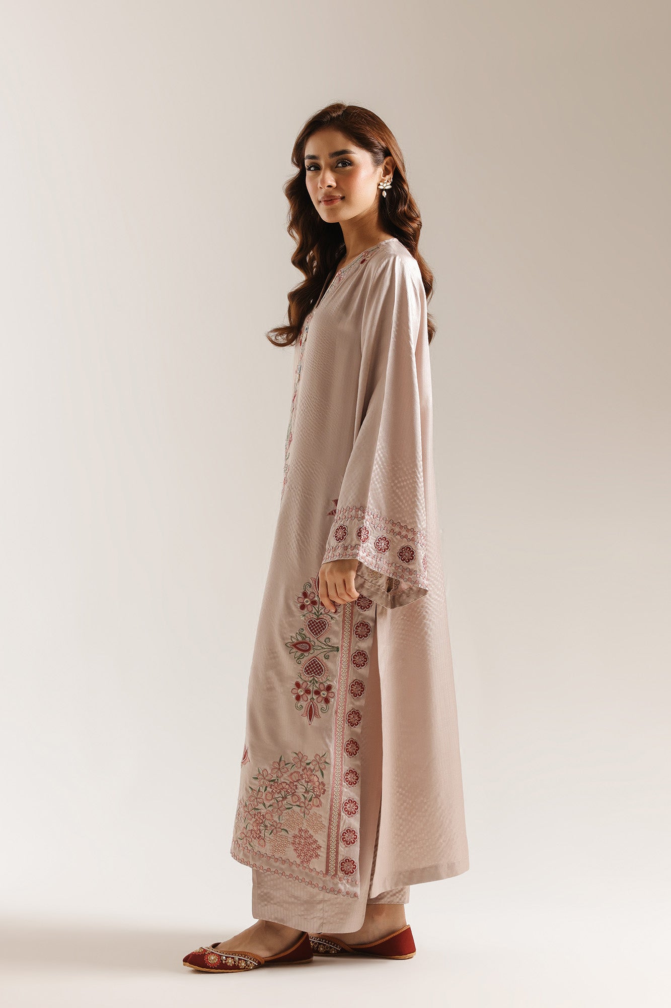 EMBROIDERED SUIT (E3529/103/914)