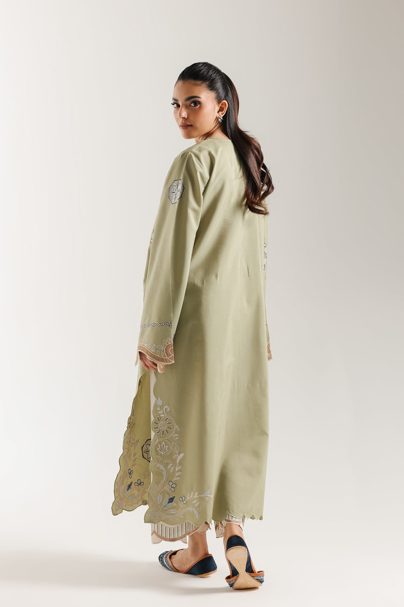 EMBROIDERED SUIT (E3612/103/127)