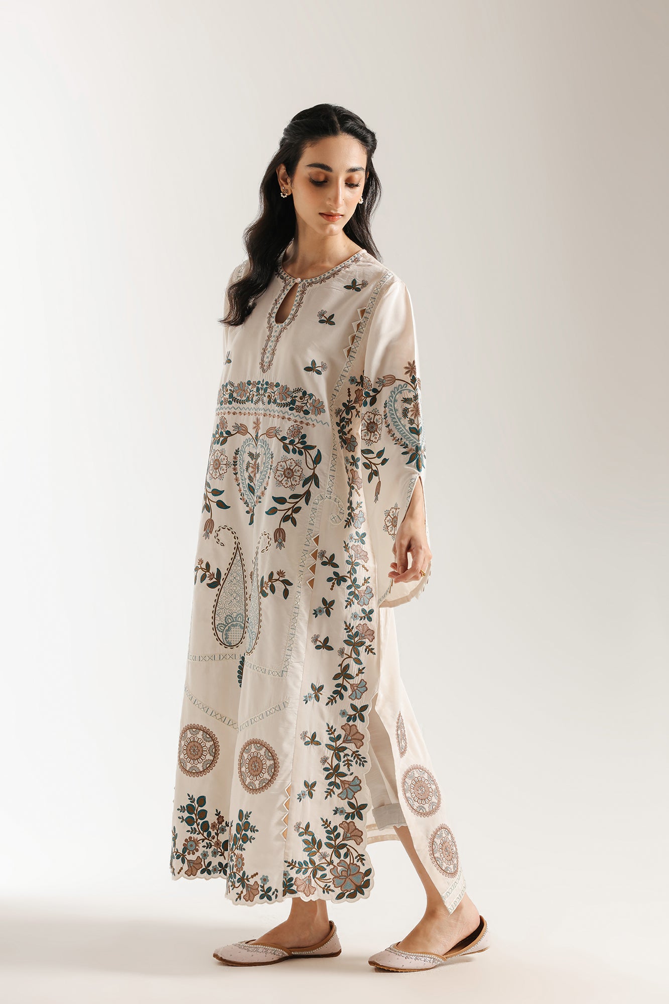 EMBROIDERED DRESS (E3617/103/002)