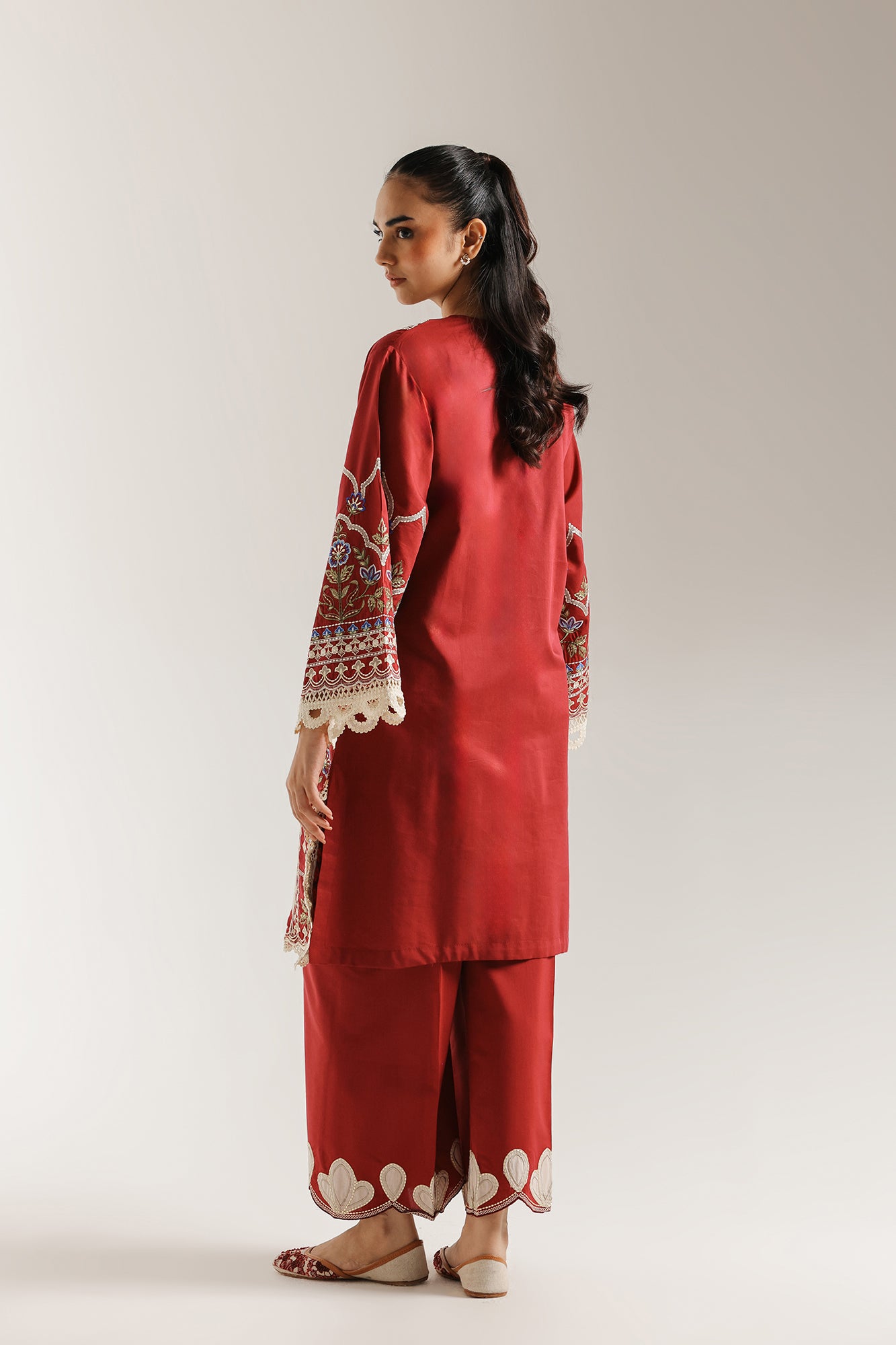 EMBROIDERED SUIT (E3618/103/305)