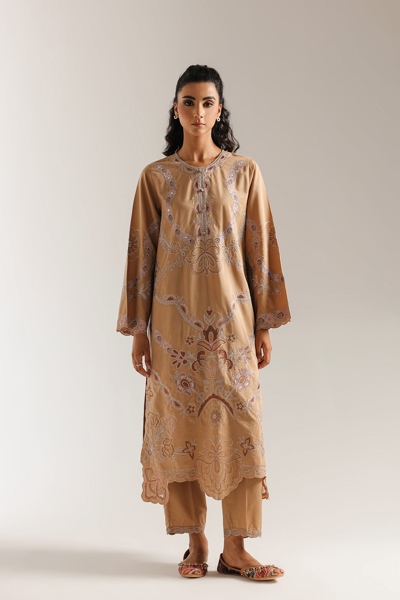 EMBROIDERED SUIT (E3621/103/007)
