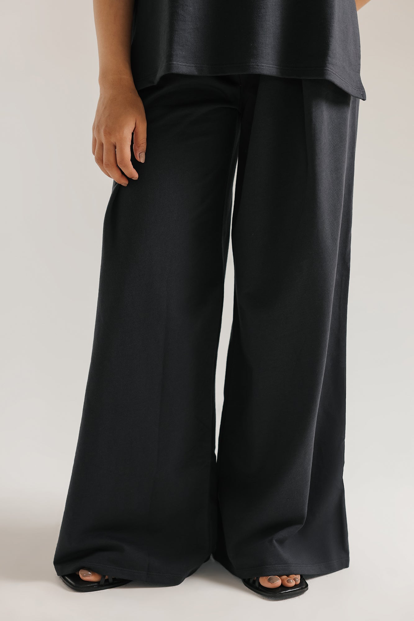 SUIT (E3629/108/906)