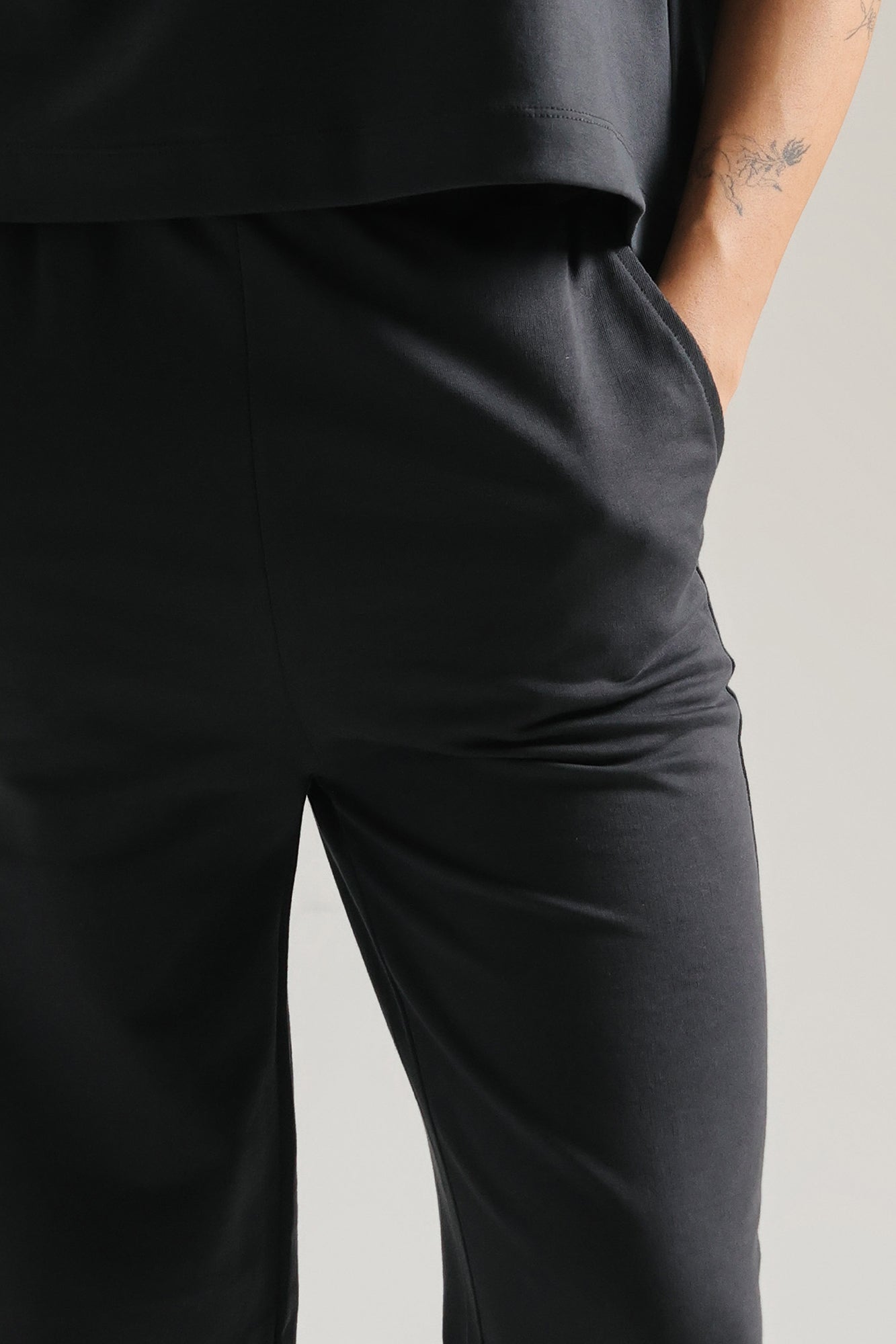 SUIT (E3630/108/906)