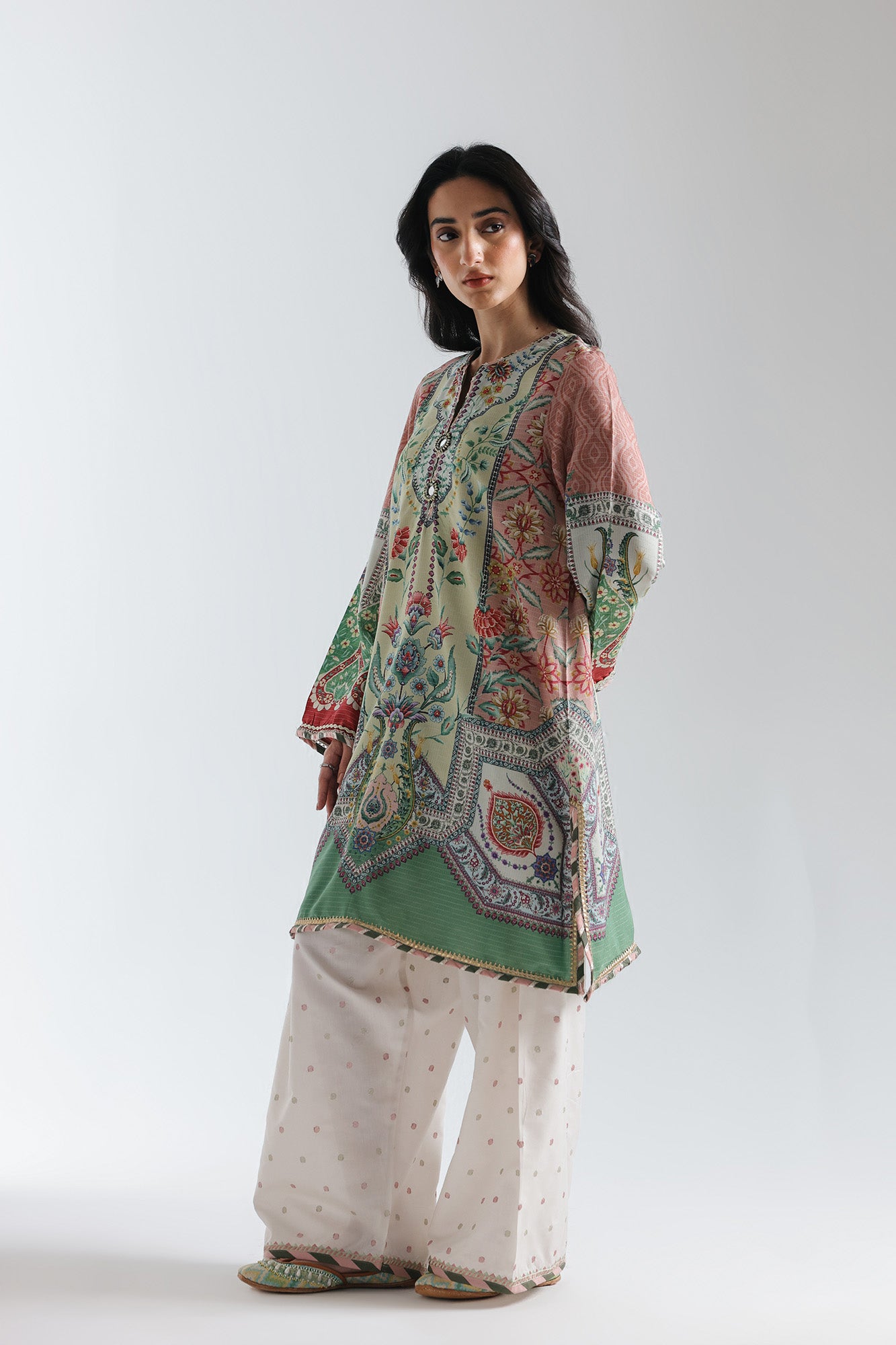 EMBROIDERED SUIT (E3640/103/719)